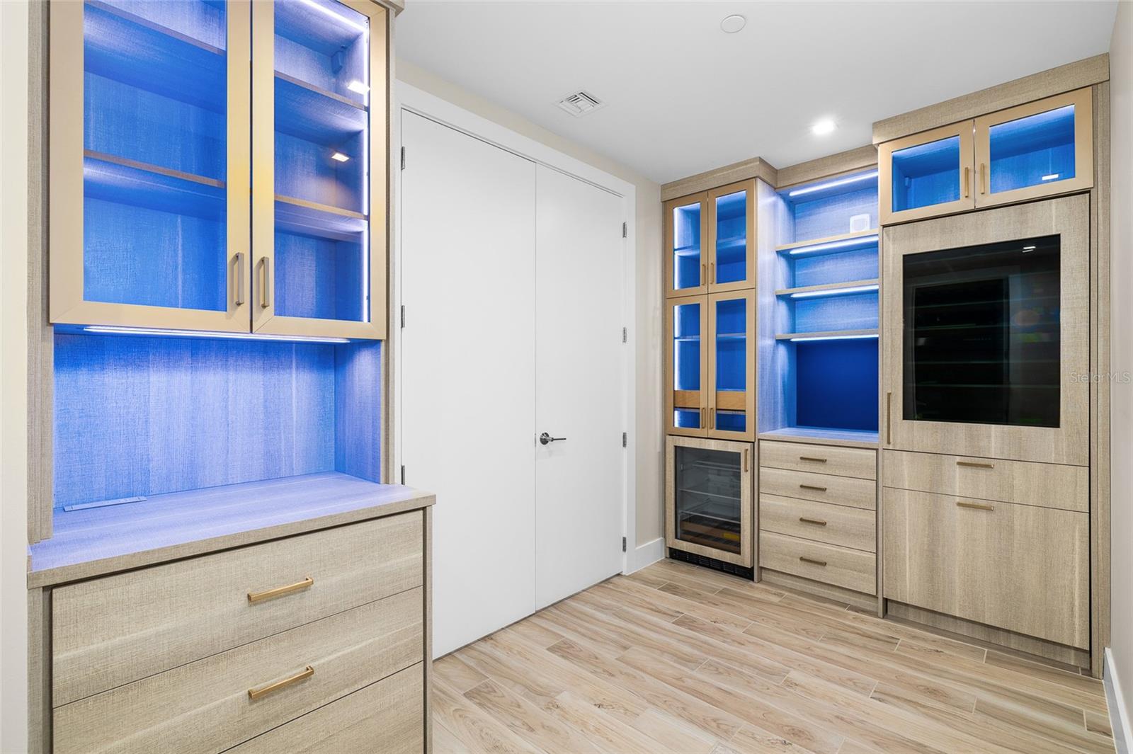 Image 16 of 88 For 5120 Marina Way 6603