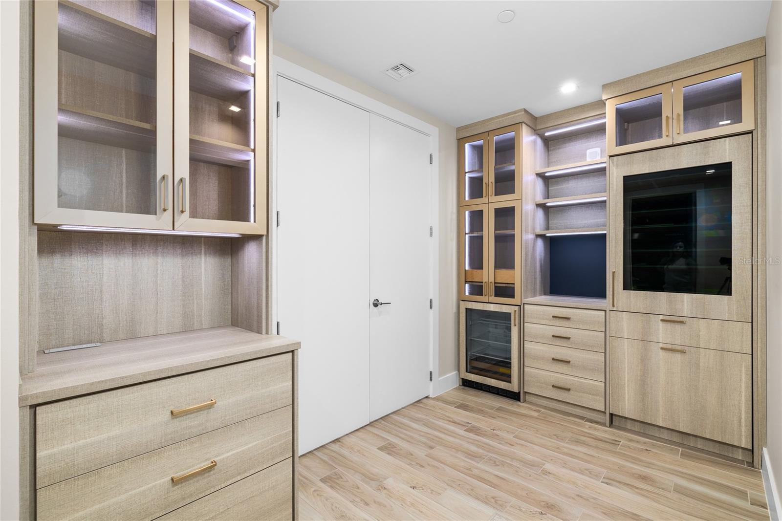 Image 18 of 88 For 5120 Marina Way 6603