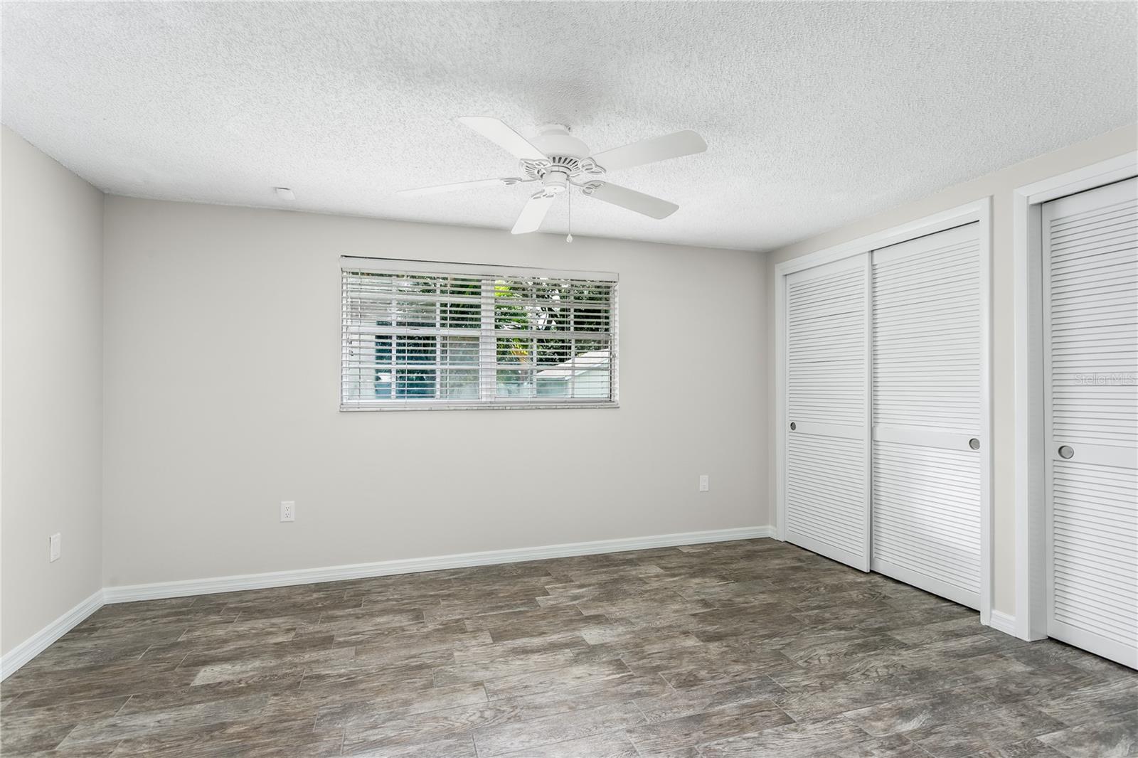 Image 15 of 27 For 1213 Royal Oak Drive S