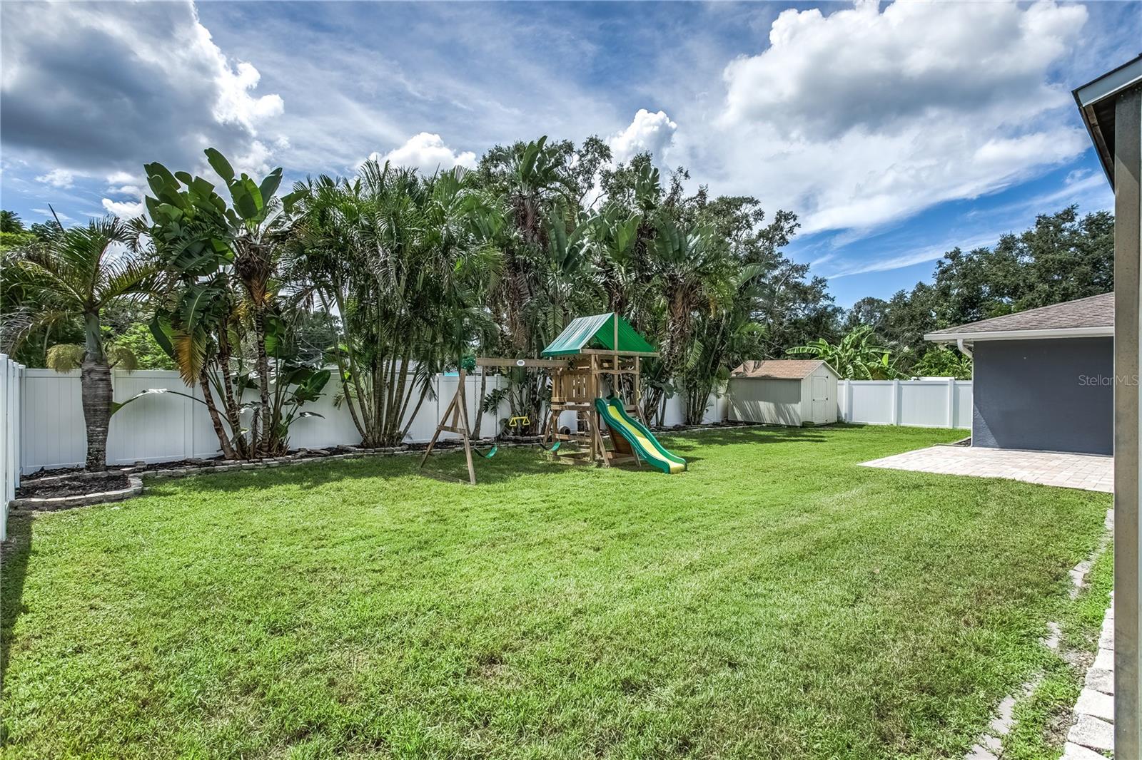 Image 22 of 27 For 1213 Royal Oak Drive S