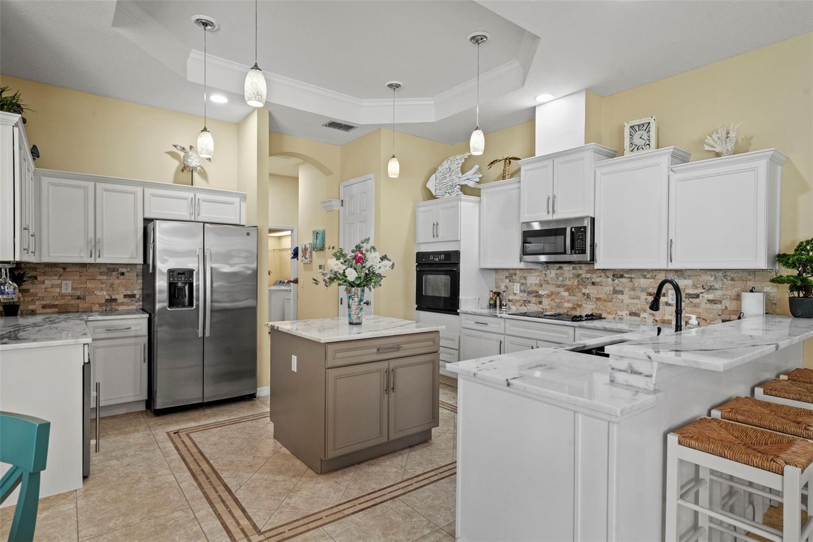Image 20 of 100 For 12648 Lake Jovita Boulevard