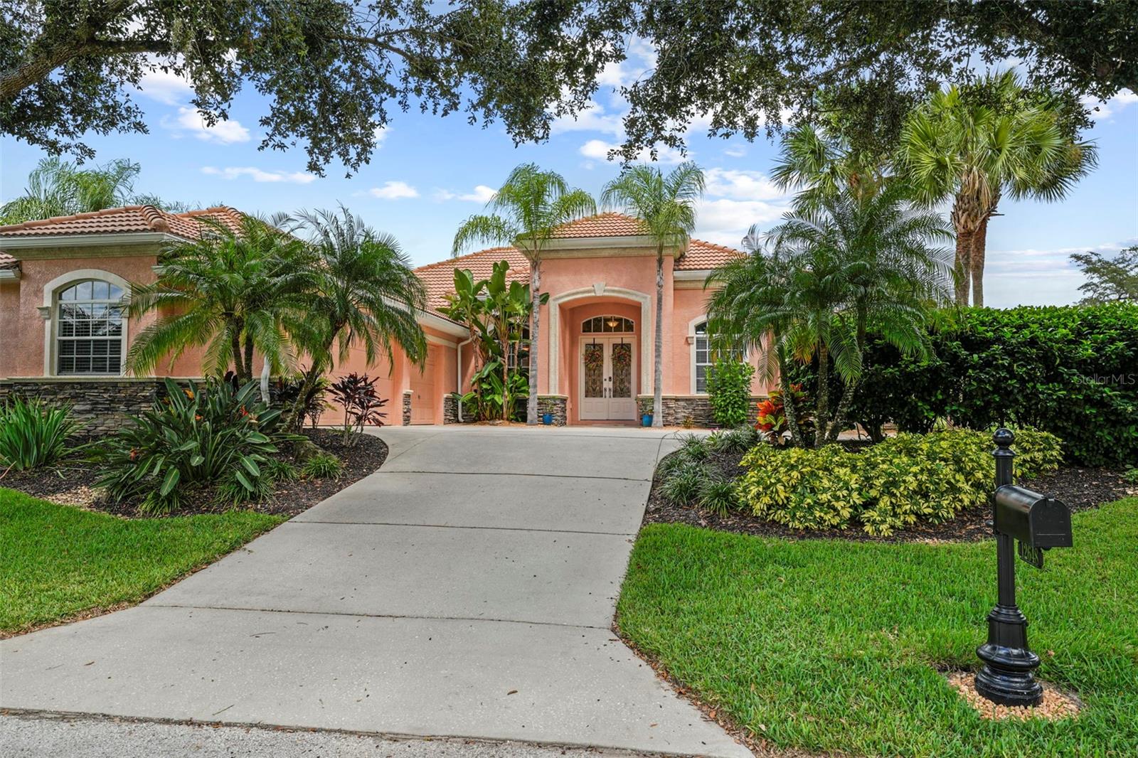 Image 61 of 100 For 12648 Lake Jovita Boulevard