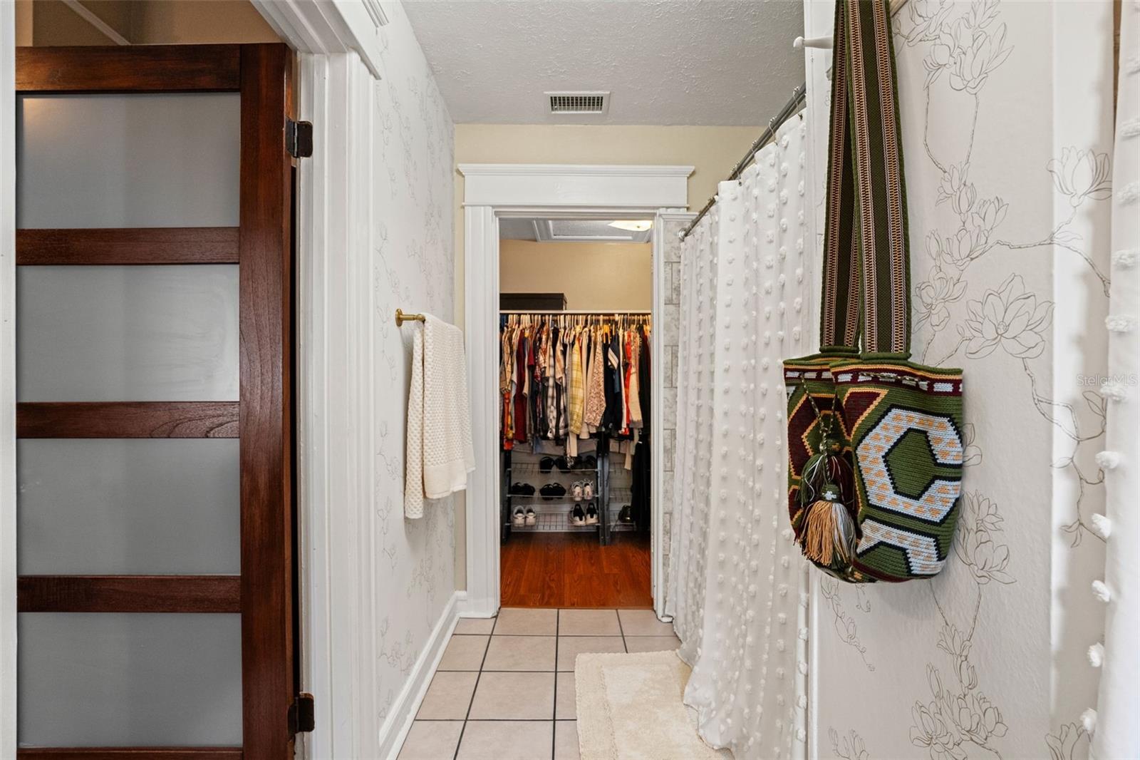Image 19 of 75 For 1010 Columbus Drive