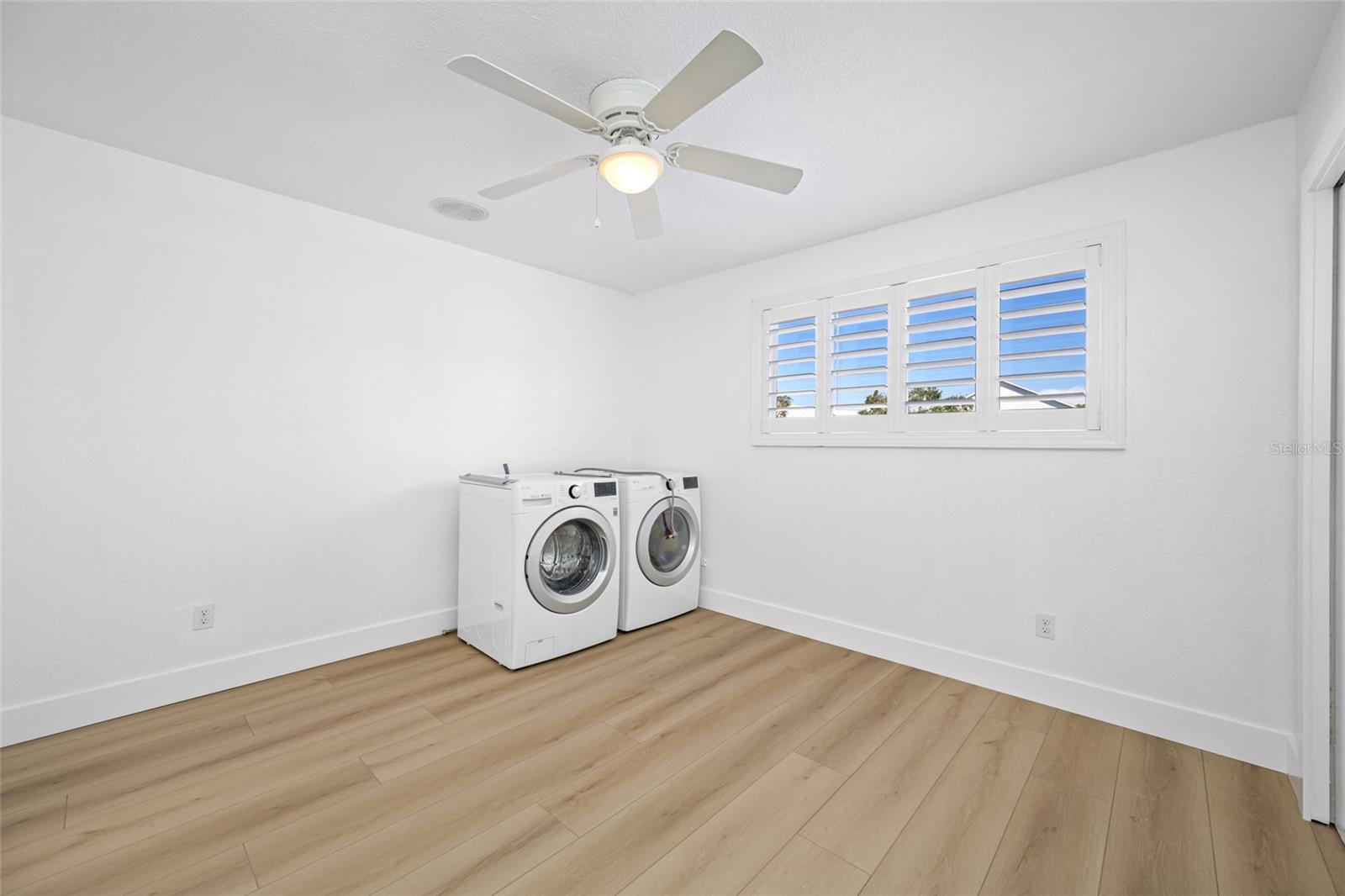 Image 31 of 88 For 9410 Tara Cay Court 15