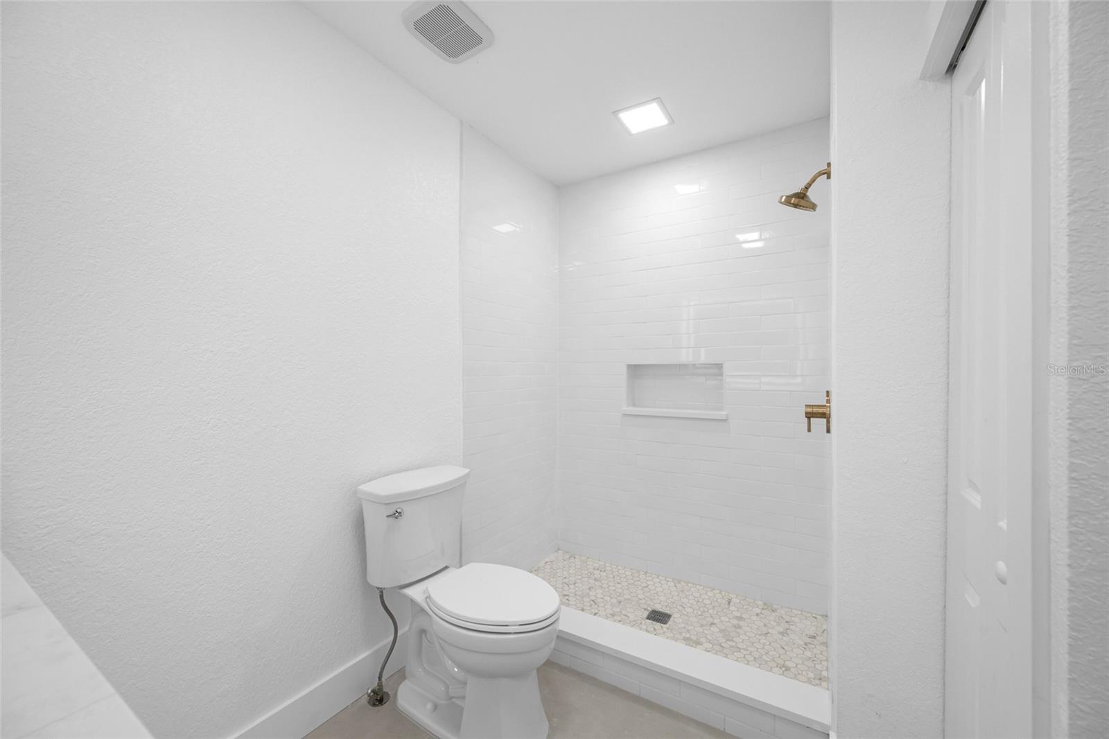 Image 38 of 88 For 9410 Tara Cay Court 15