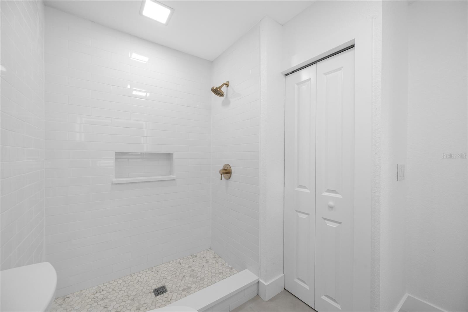 Image 39 of 88 For 9410 Tara Cay Court 15