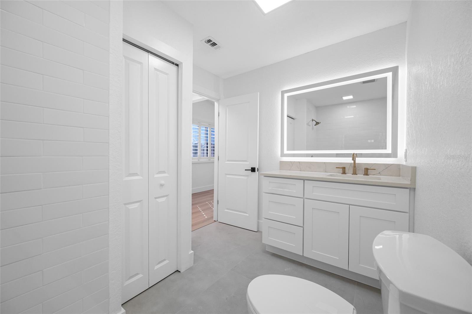 Image 40 of 88 For 9410 Tara Cay Court 15