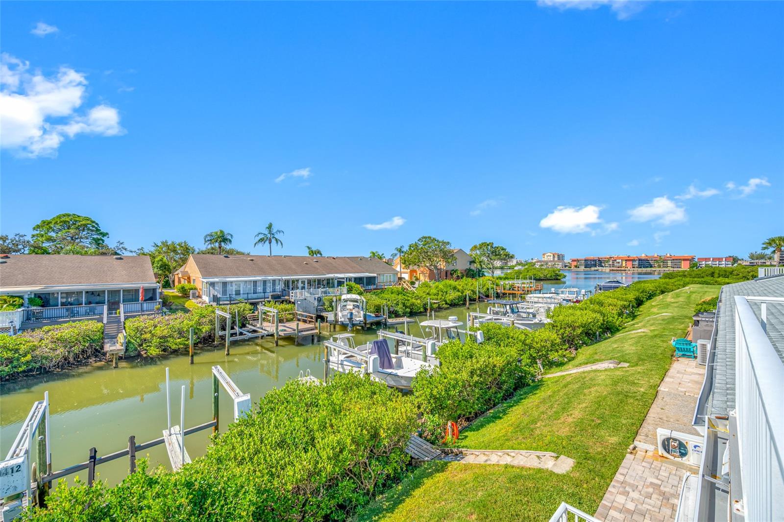Image 50 of 88 For 9410 Tara Cay Court 15