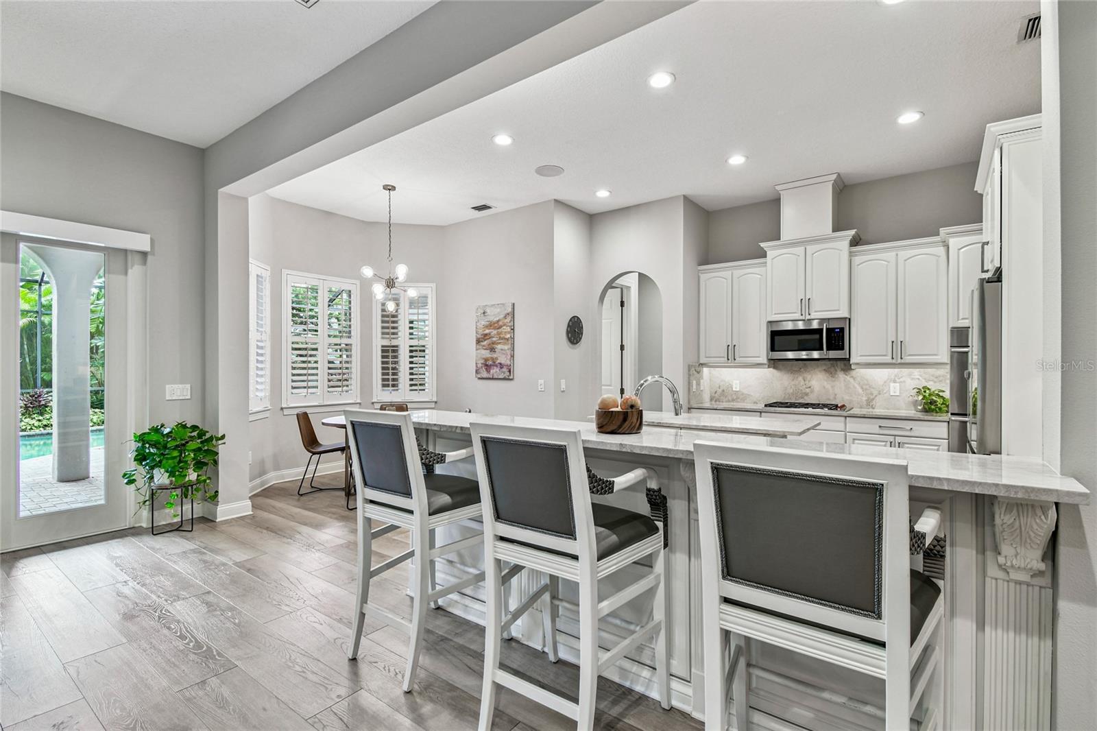 Image 21 of 100 For 1925 Floresta View Drive