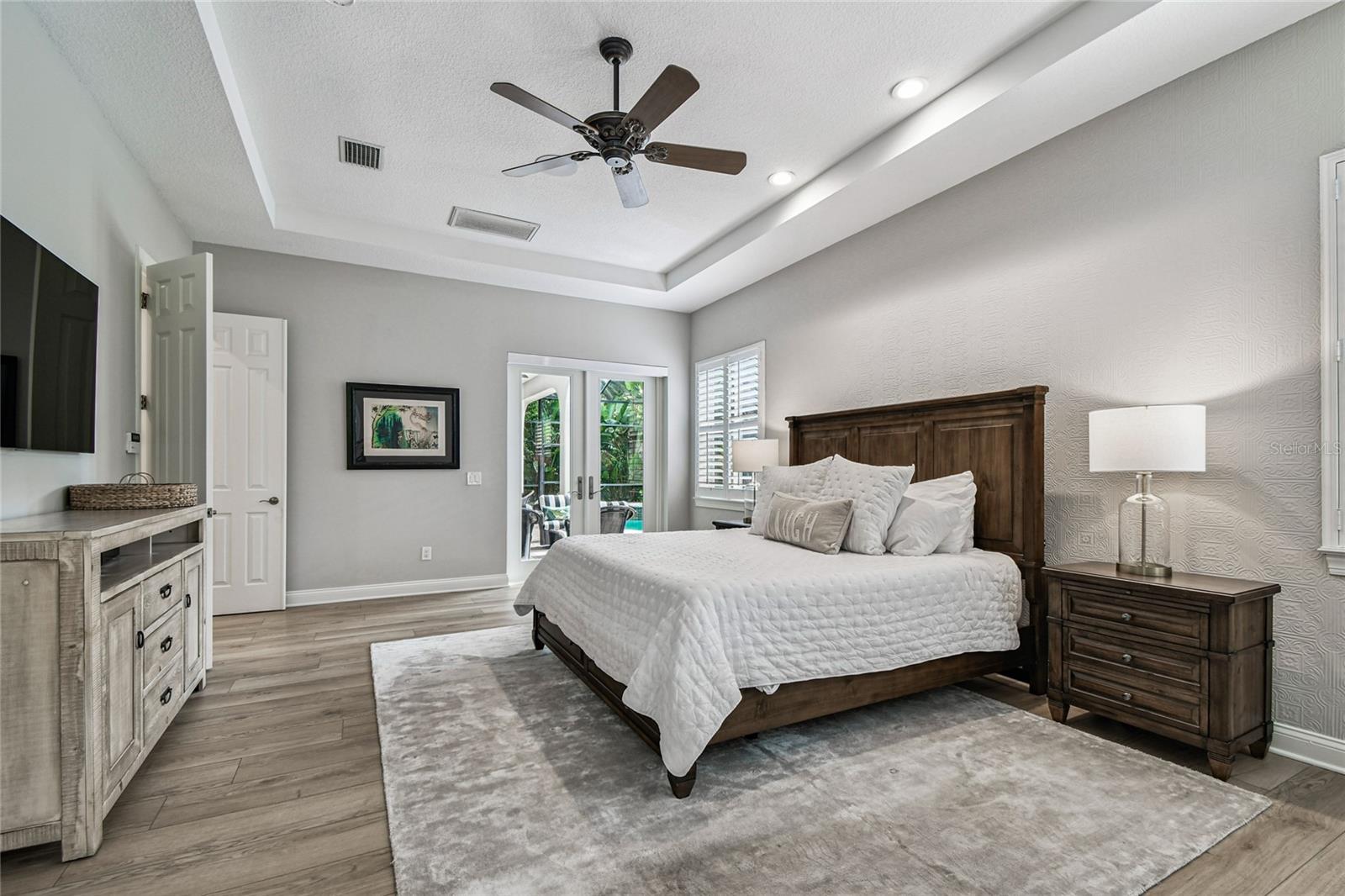 Image 34 of 100 For 1925 Floresta View Drive