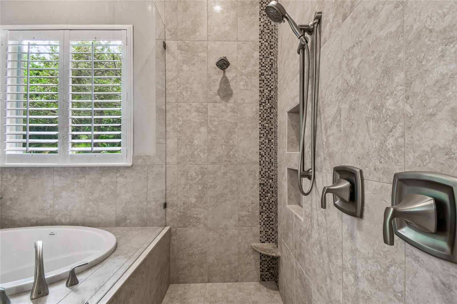 Image 39 of 100 For 1925 Floresta View Drive