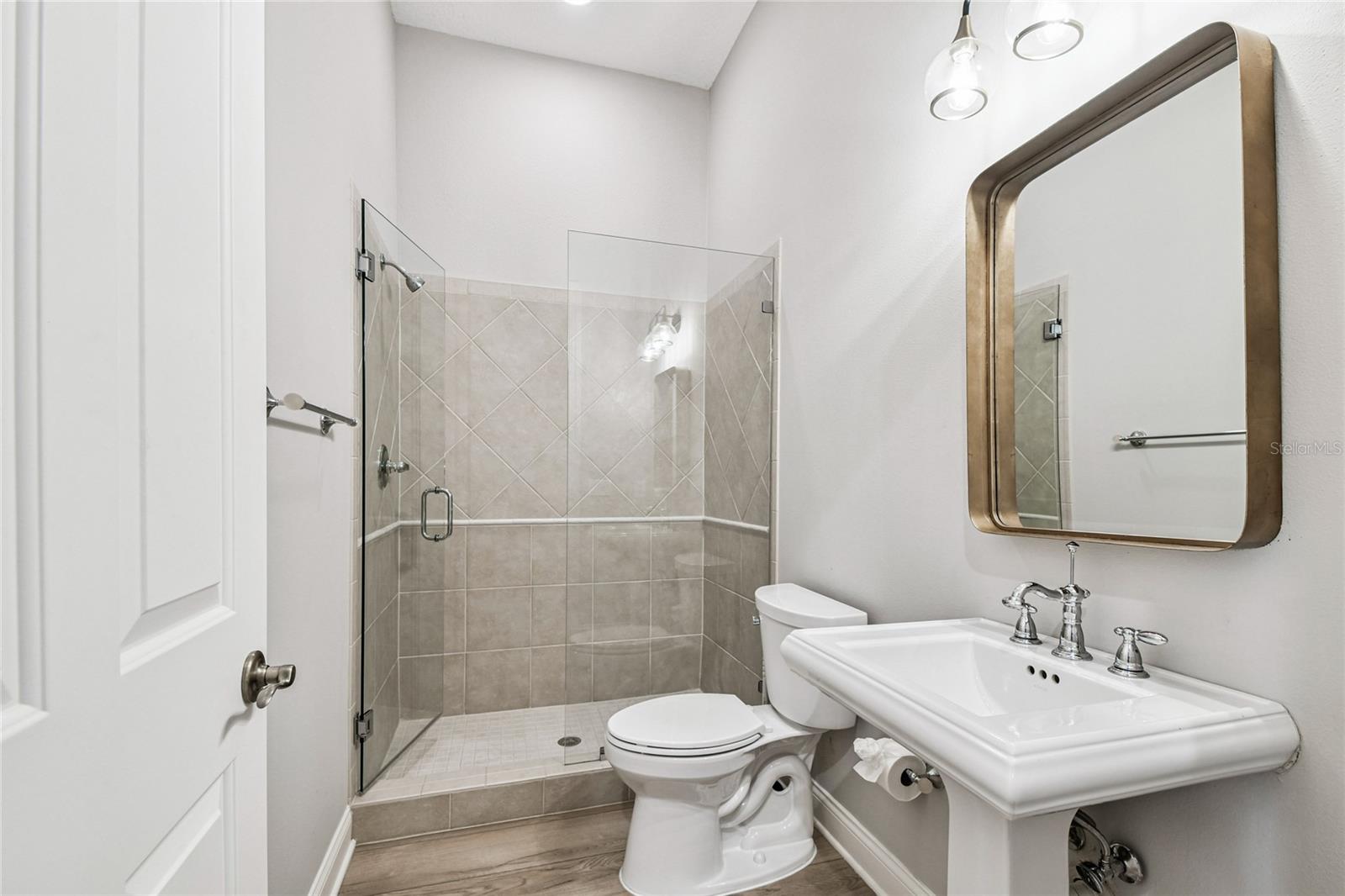 Image 43 of 100 For 1925 Floresta View Drive