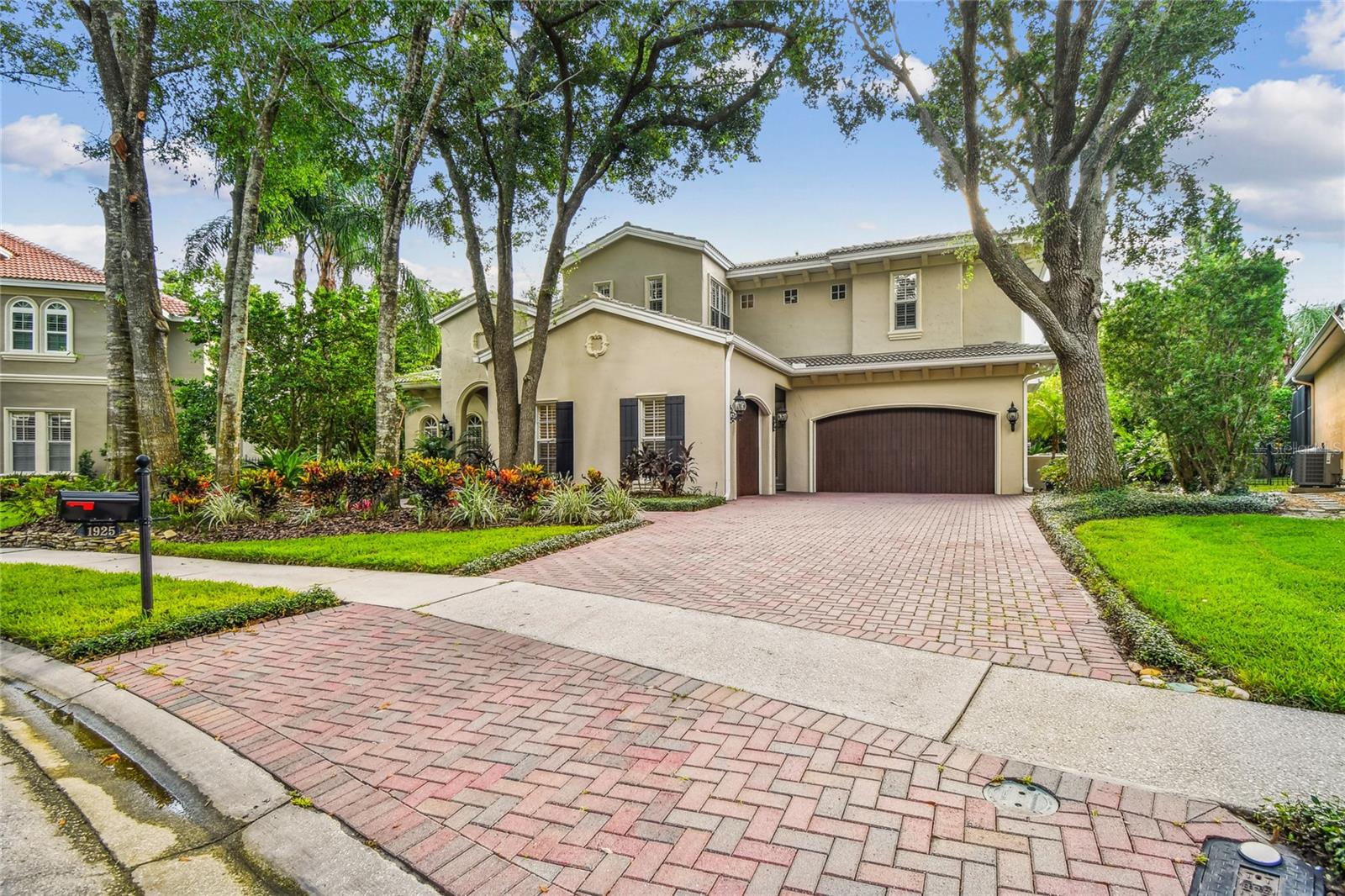 Image 6 of 100 For 1925 Floresta View Drive