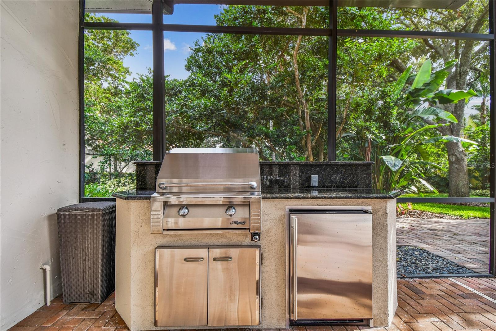 Image 80 of 100 For 1925 Floresta View Drive