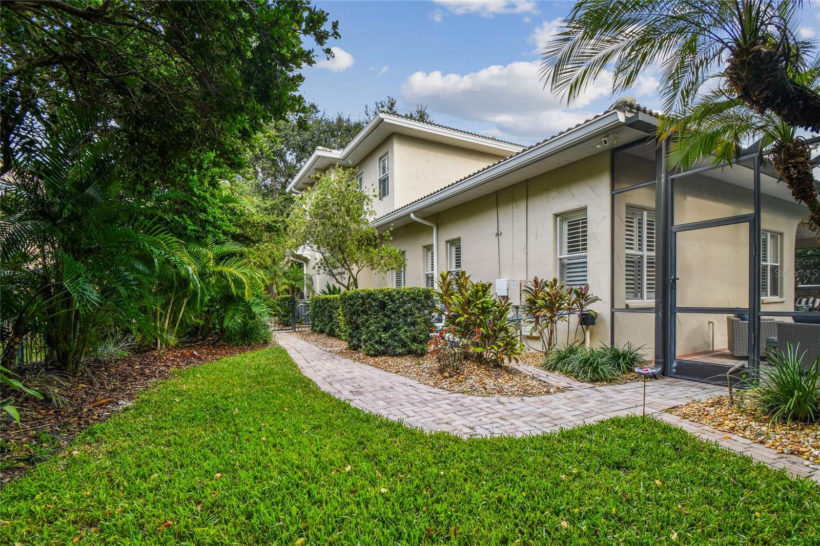 Image 88 of 100 For 1925 Floresta View Drive