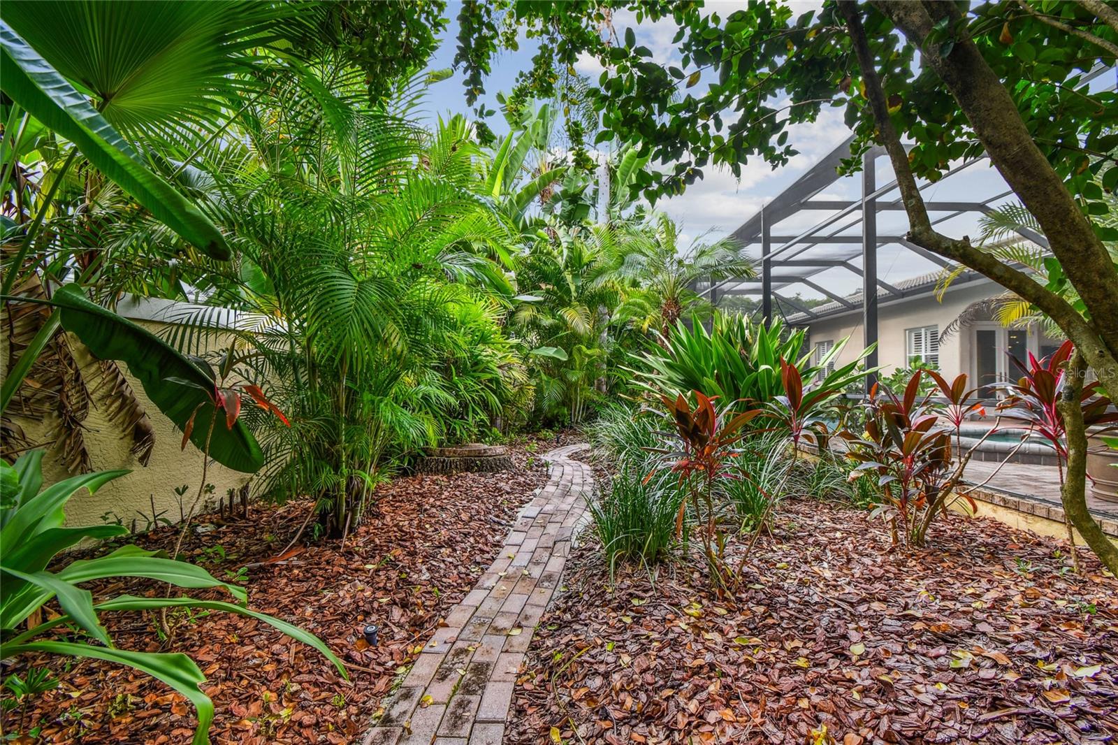 Image 89 of 100 For 1925 Floresta View Drive