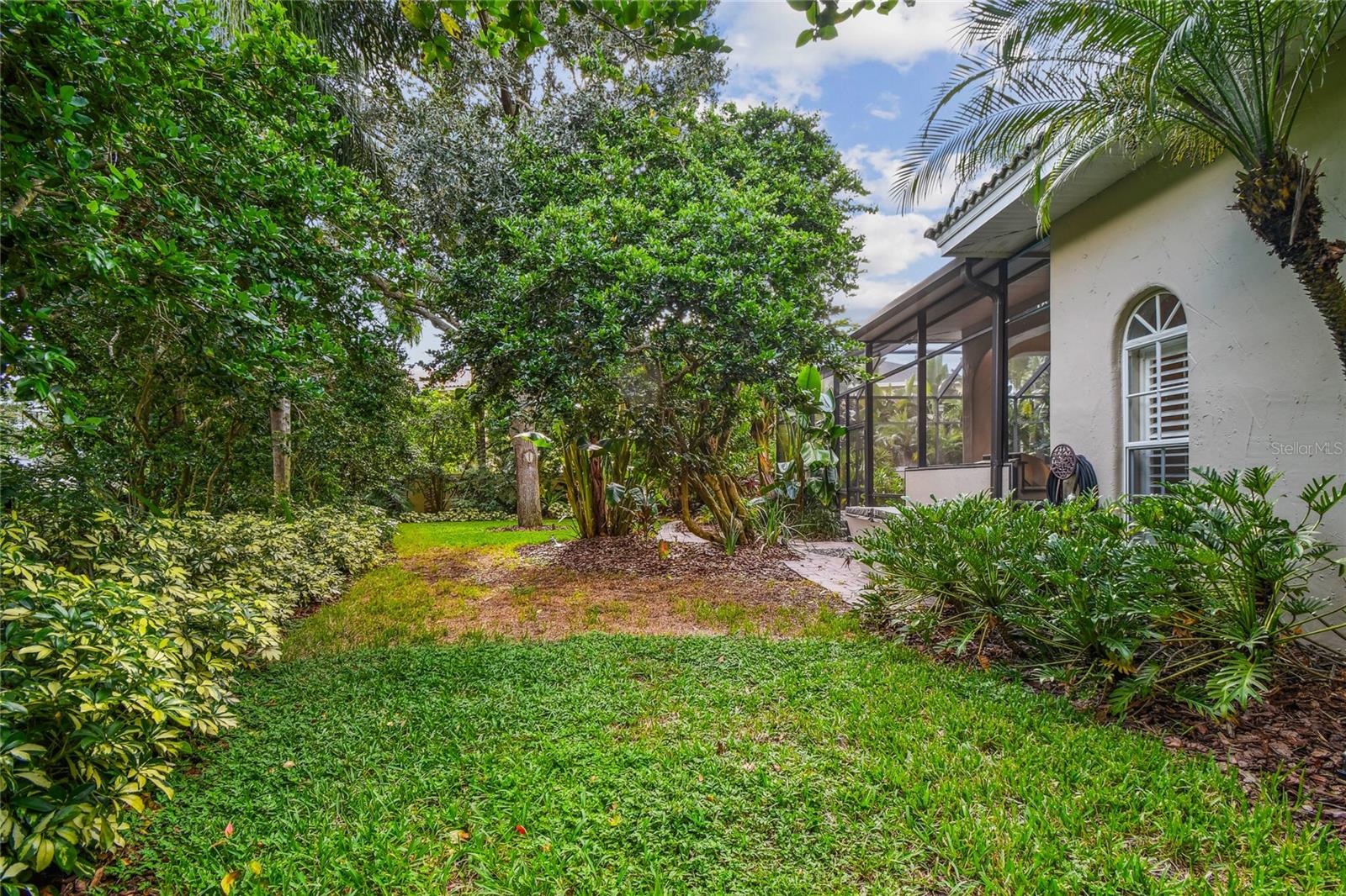 Image 92 of 100 For 1925 Floresta View Drive