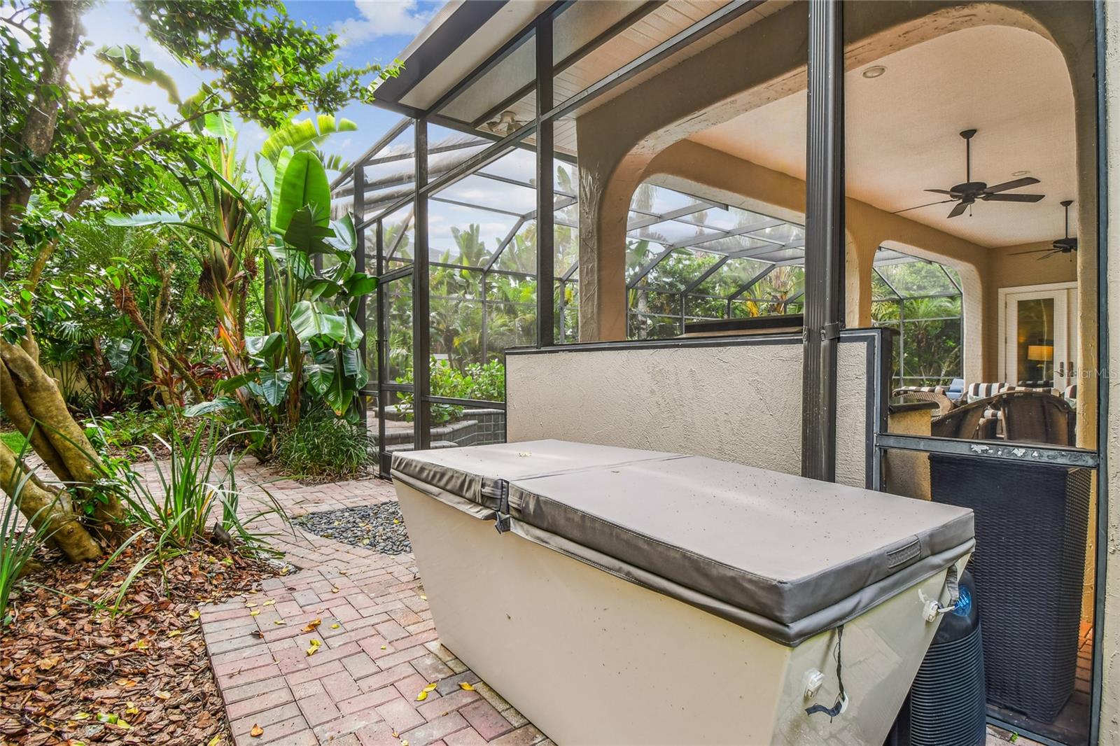 Image 93 of 100 For 1925 Floresta View Drive