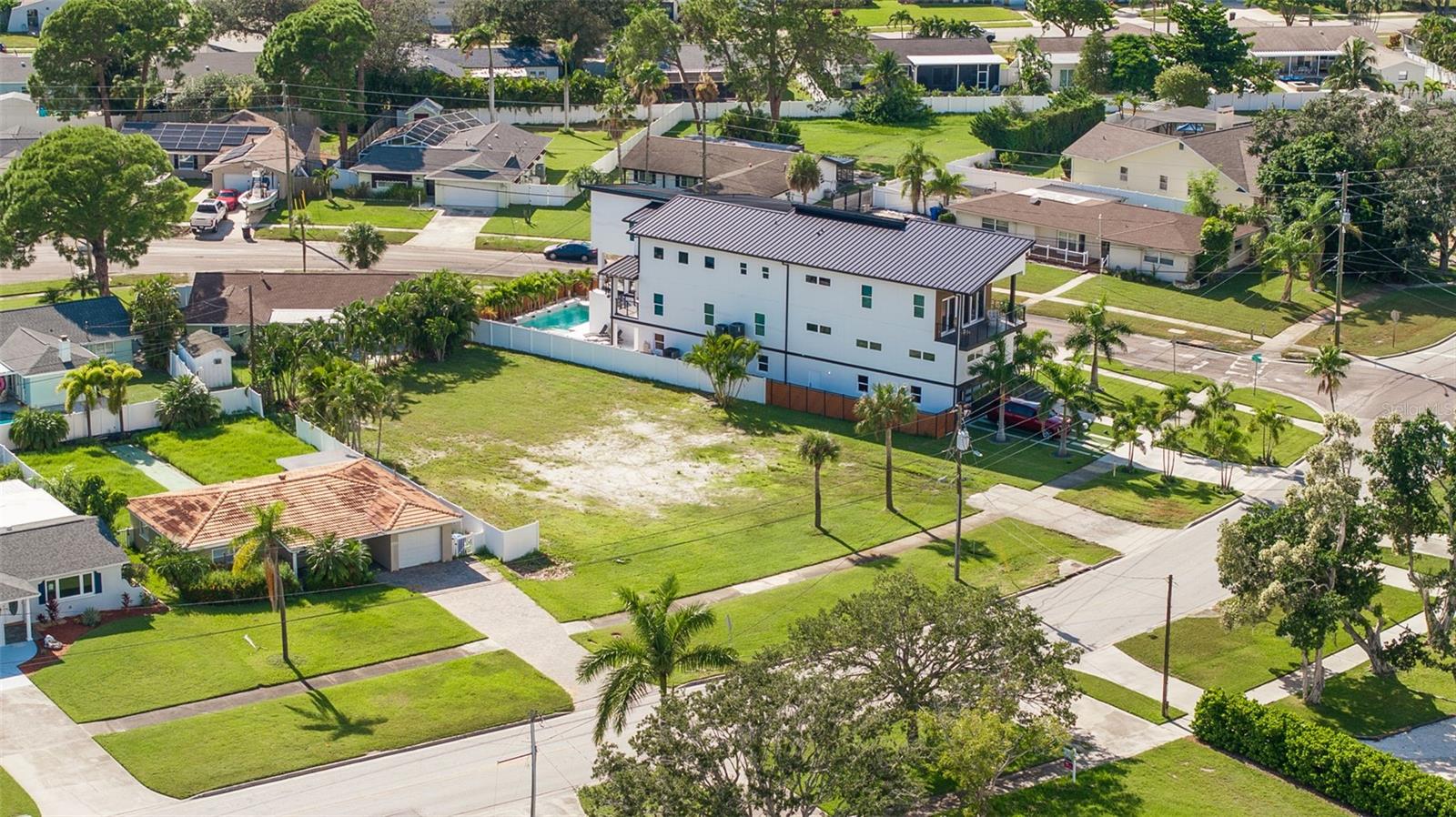 Image 10 of 12 For 6046 Bayou Grande Boulevard Ne