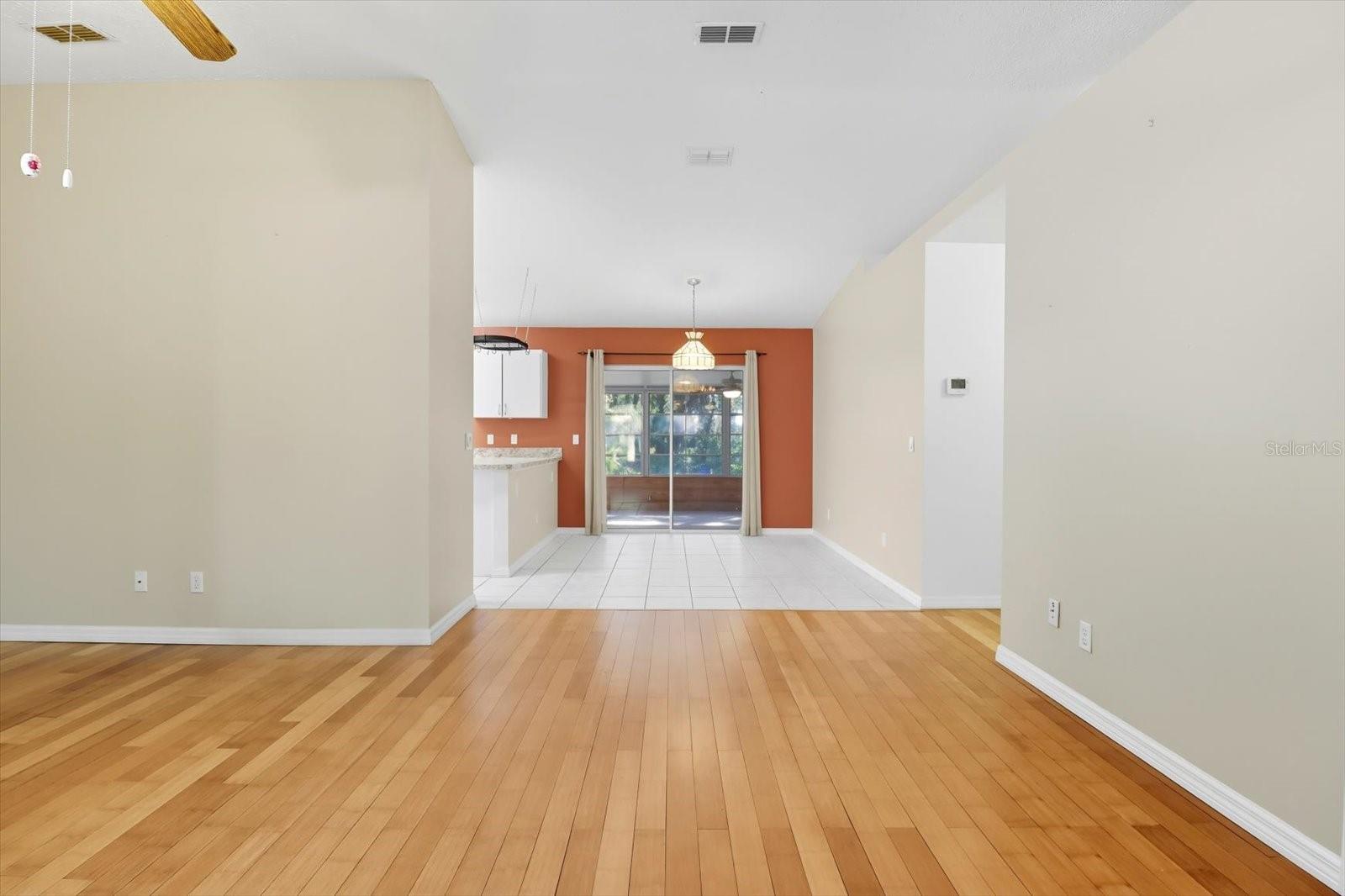 Image 24 of 30 For 3900 Bay Avenue 572