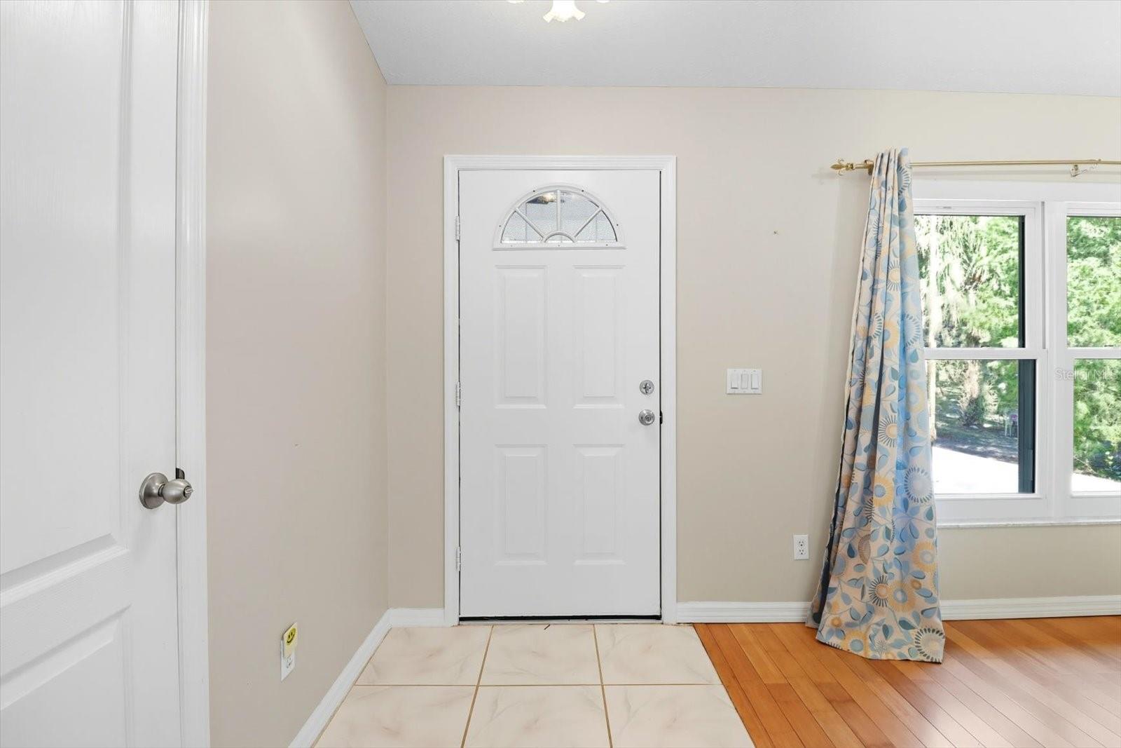 Image 4 of 30 For 3900 Bay Avenue 572
