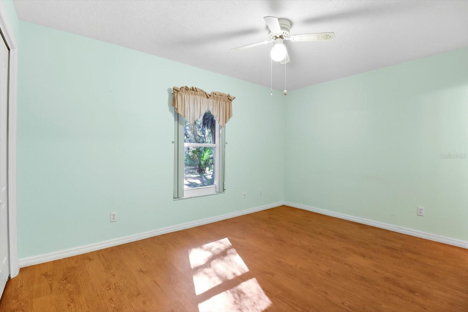 Image 5 of 30 For 3900 Bay Avenue 572