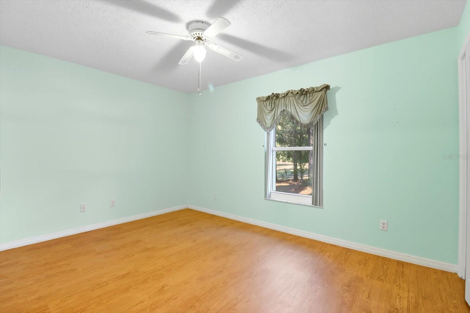 Image 8 of 30 For 3900 Bay Avenue 572