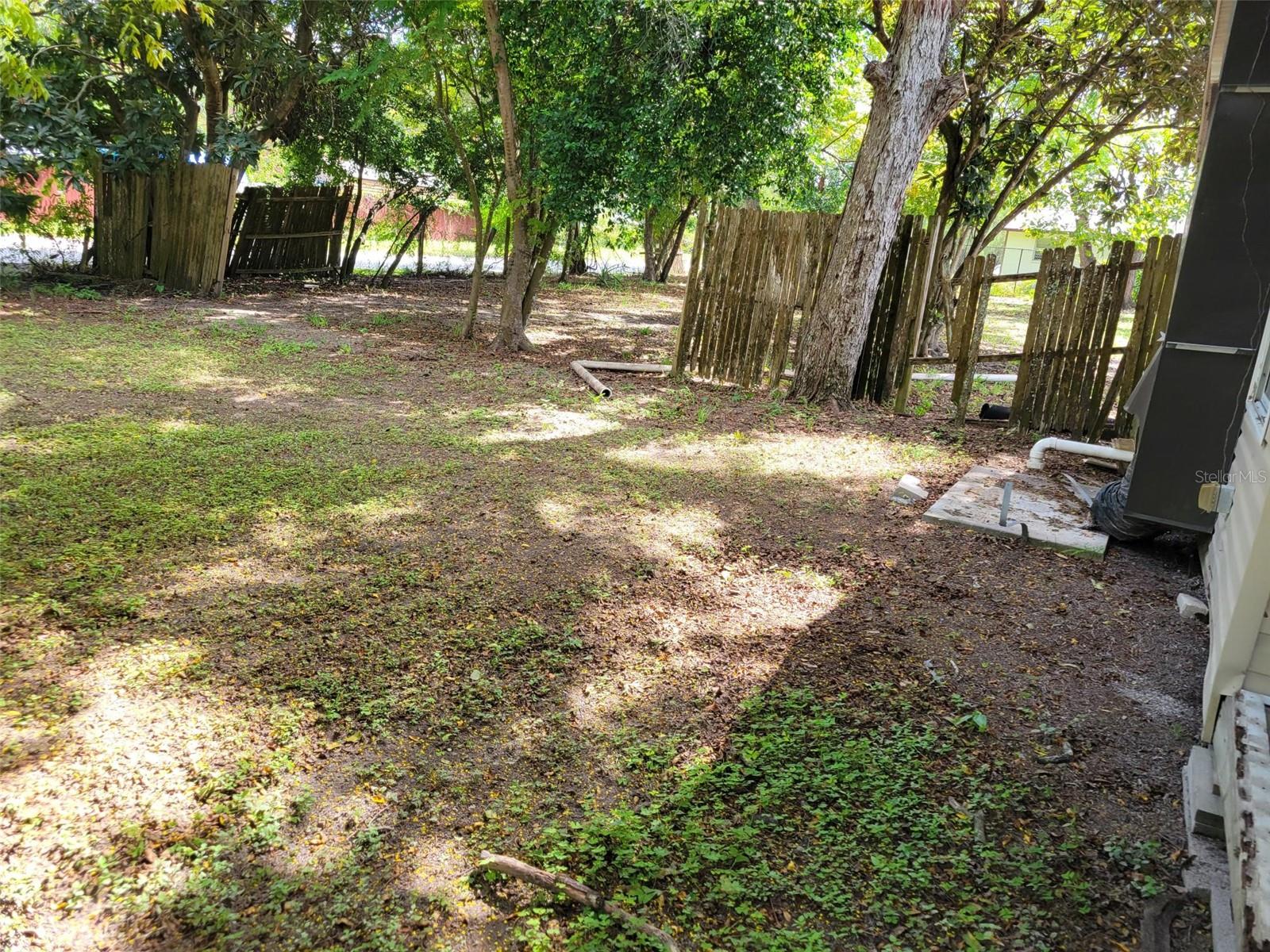 Image 11 of 55 For 38606 Calumet Avenue