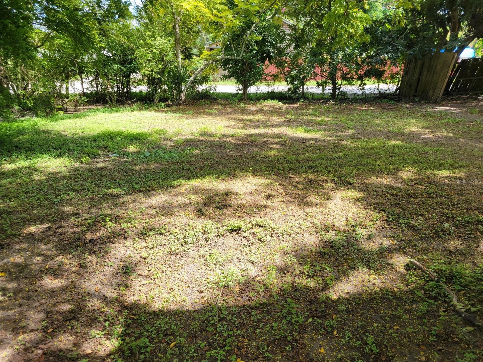 Image 12 of 55 For 38606 Calumet Avenue