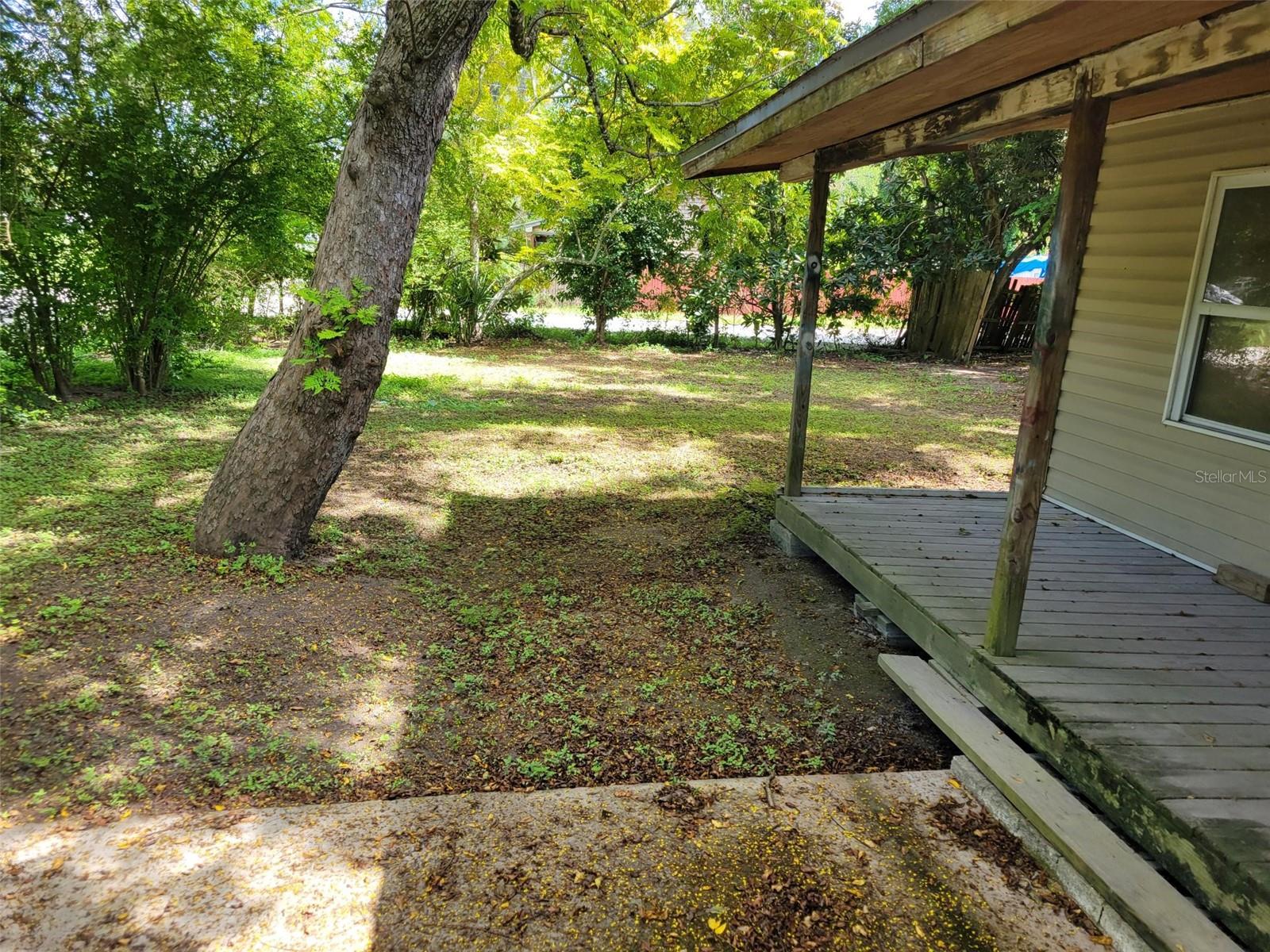 Image 14 of 55 For 38606 Calumet Avenue