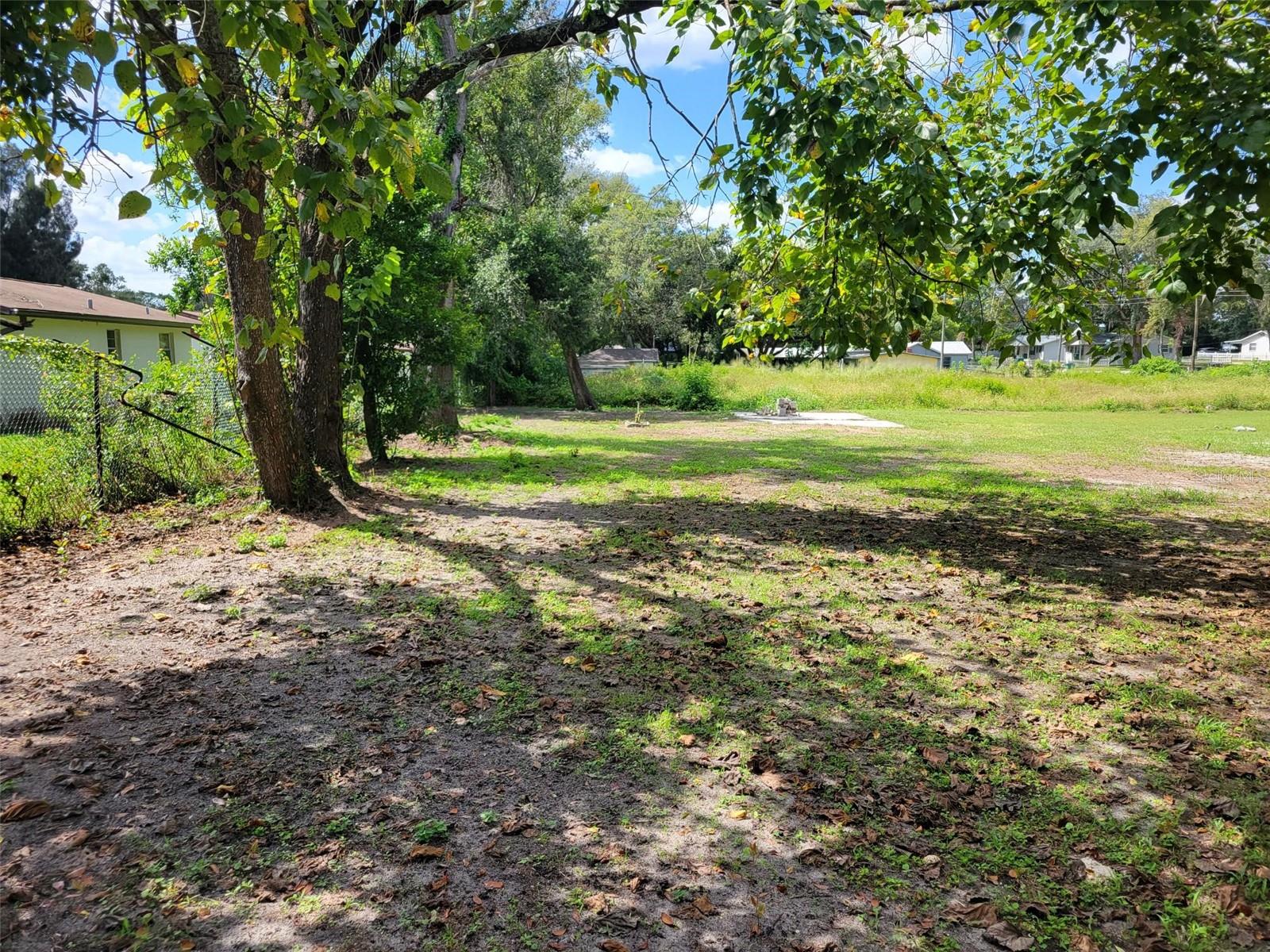 Image 18 of 55 For 38606 Calumet Avenue