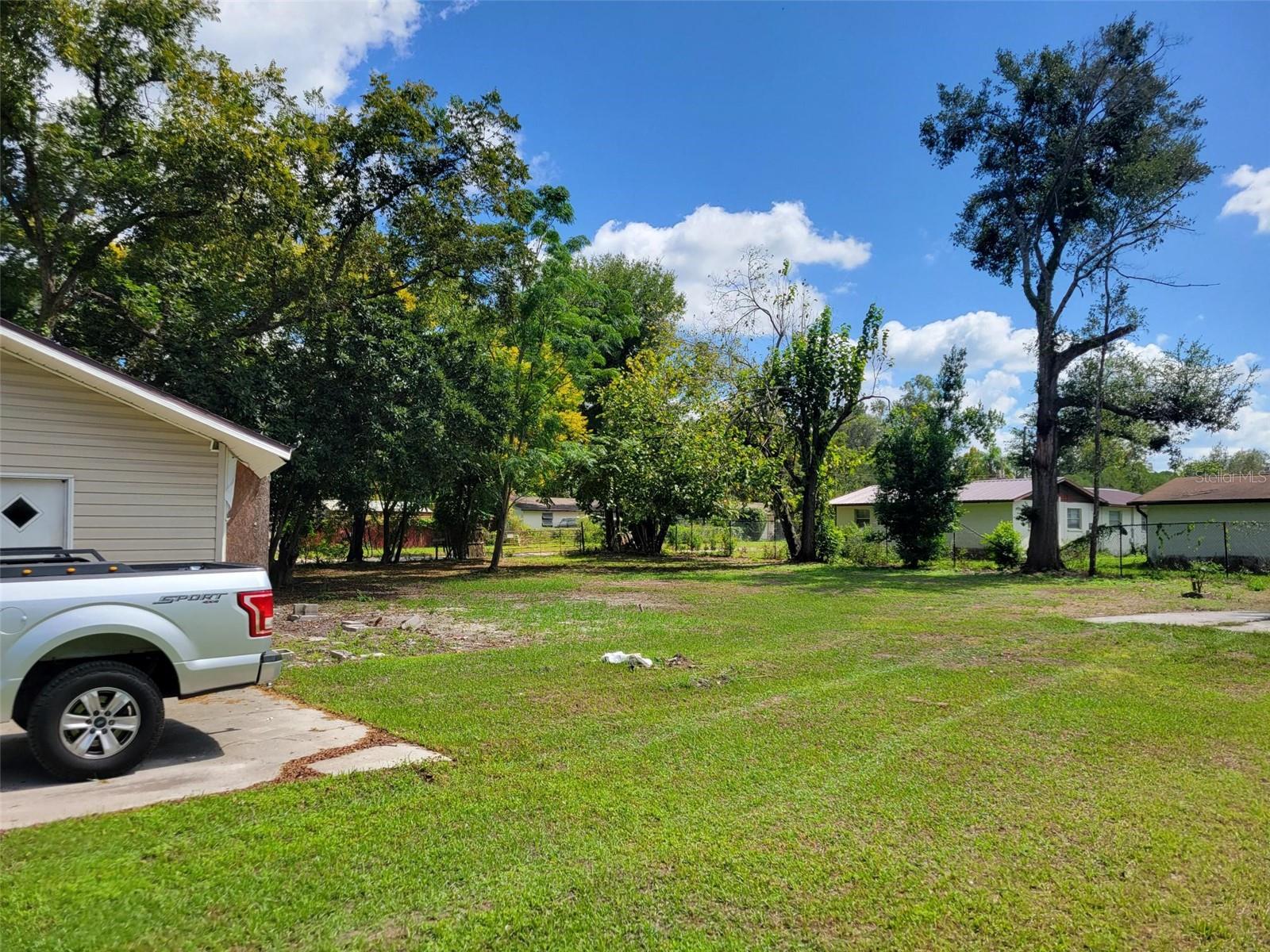 Image 8 of 55 For 38606 Calumet Avenue