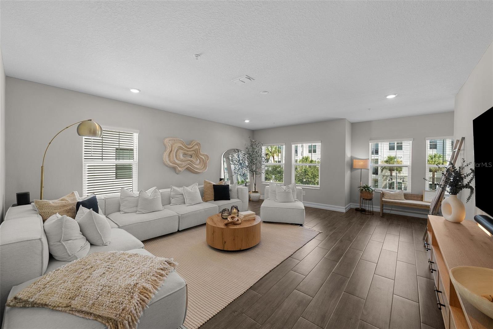 Image 4 of 82 For 5351 Bridge Street 83