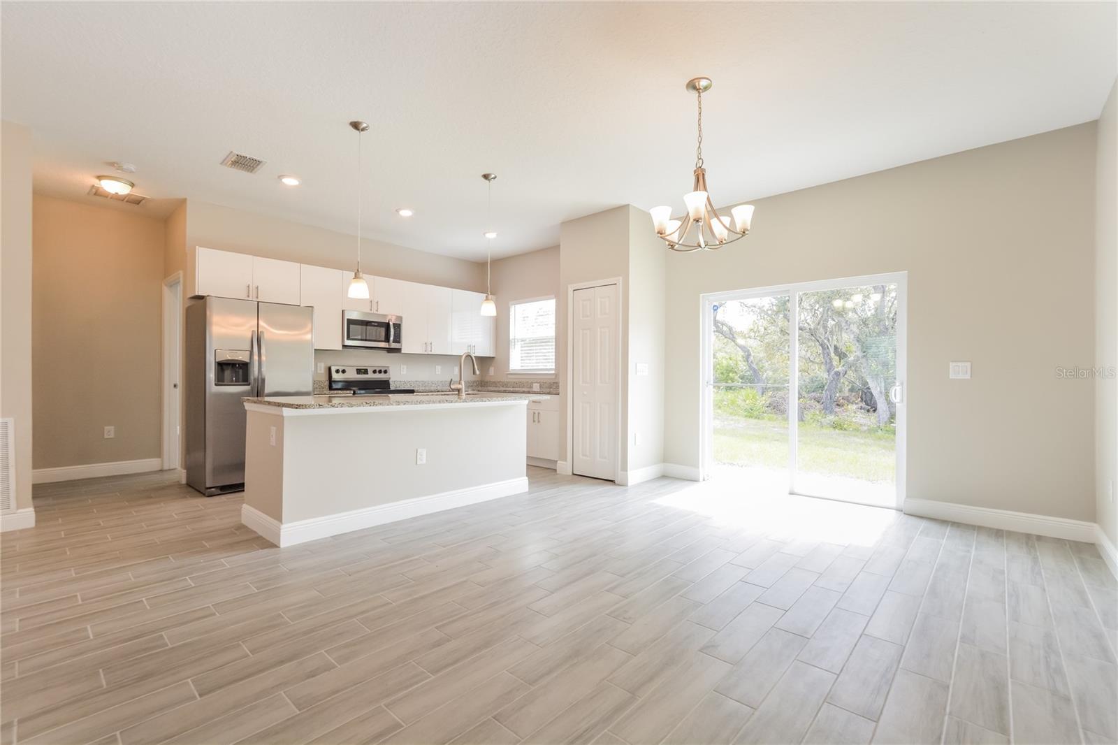 Image 3 of 15 For 347 Hibiscus Drive