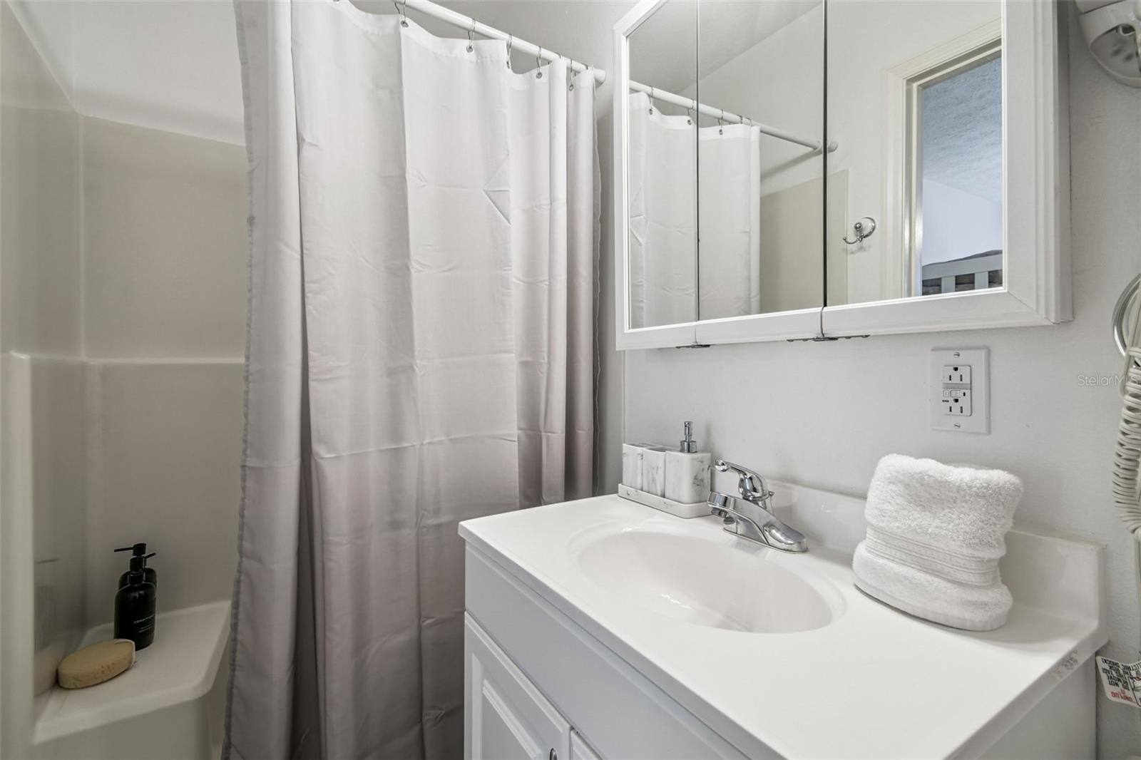 Image 21 of 65 For 9914 Alavista Drive