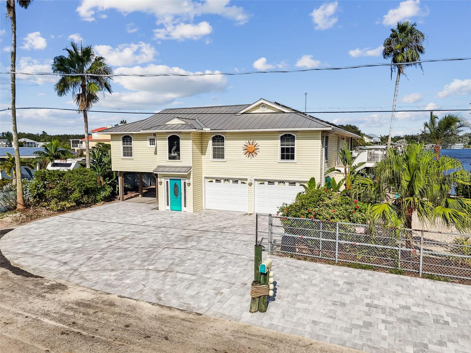 Image 3 of 65 For 9914 Alavista Drive
