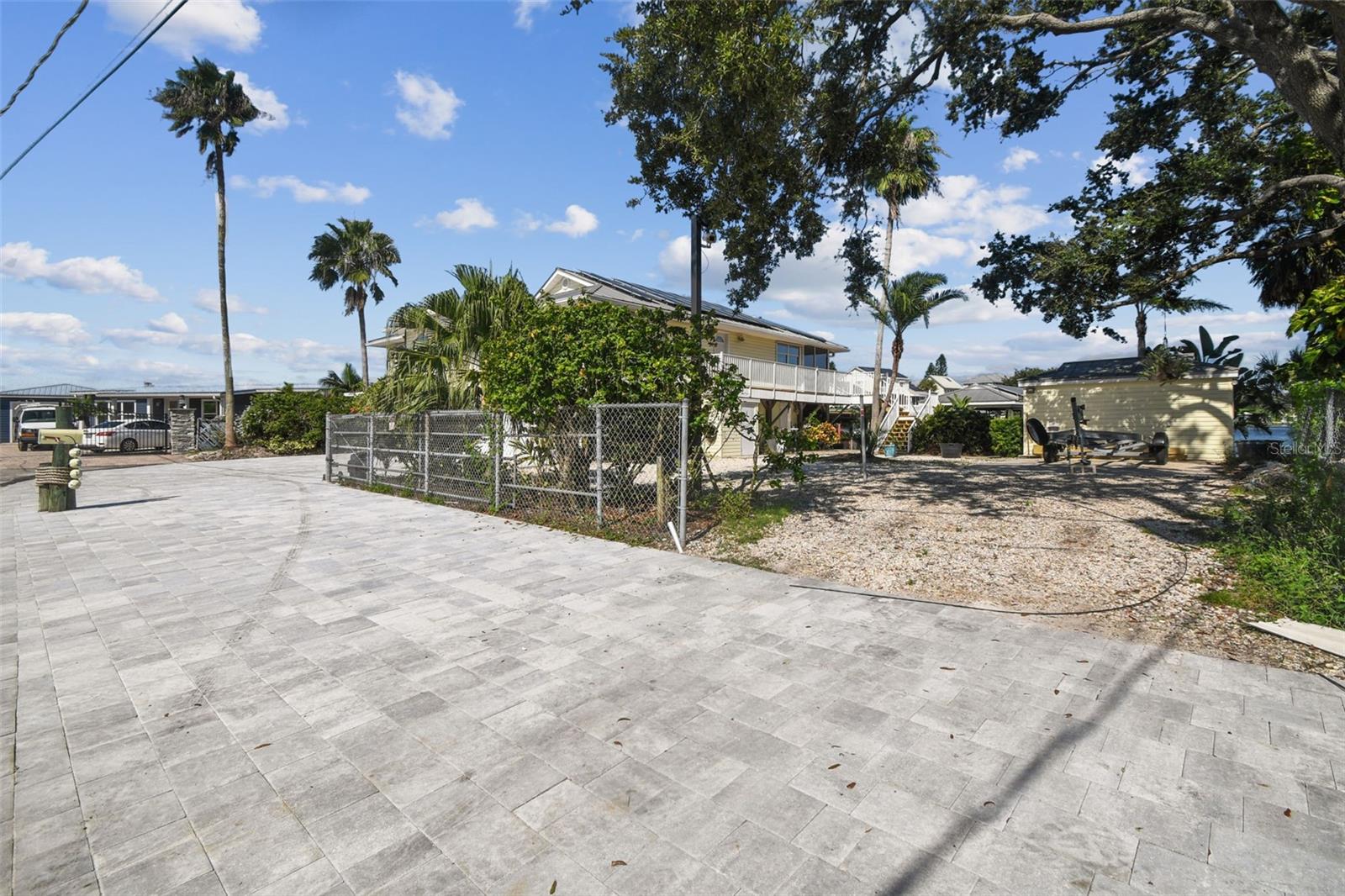 Image 5 of 65 For 9914 Alavista Drive