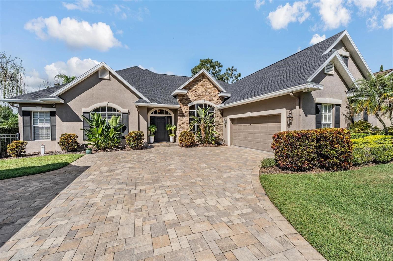 Listing photo id 0 for 22519 Southshore Drive