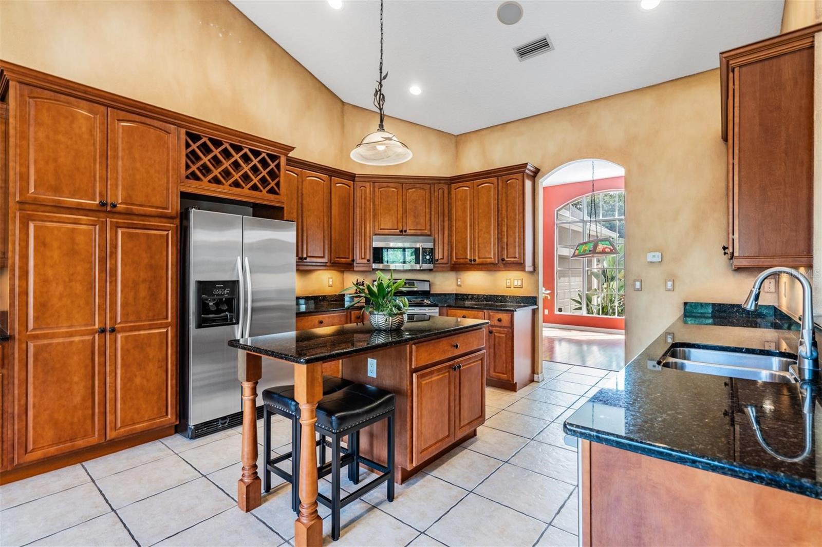 Listing photo id 20 for 22519 Southshore Drive