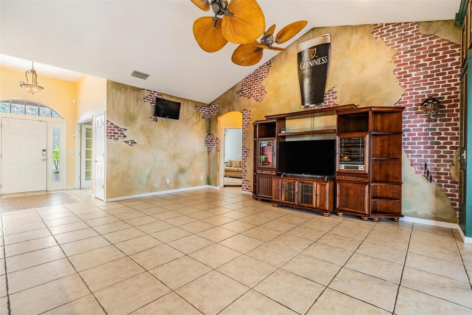 Listing photo id 26 for 22519 Southshore Drive