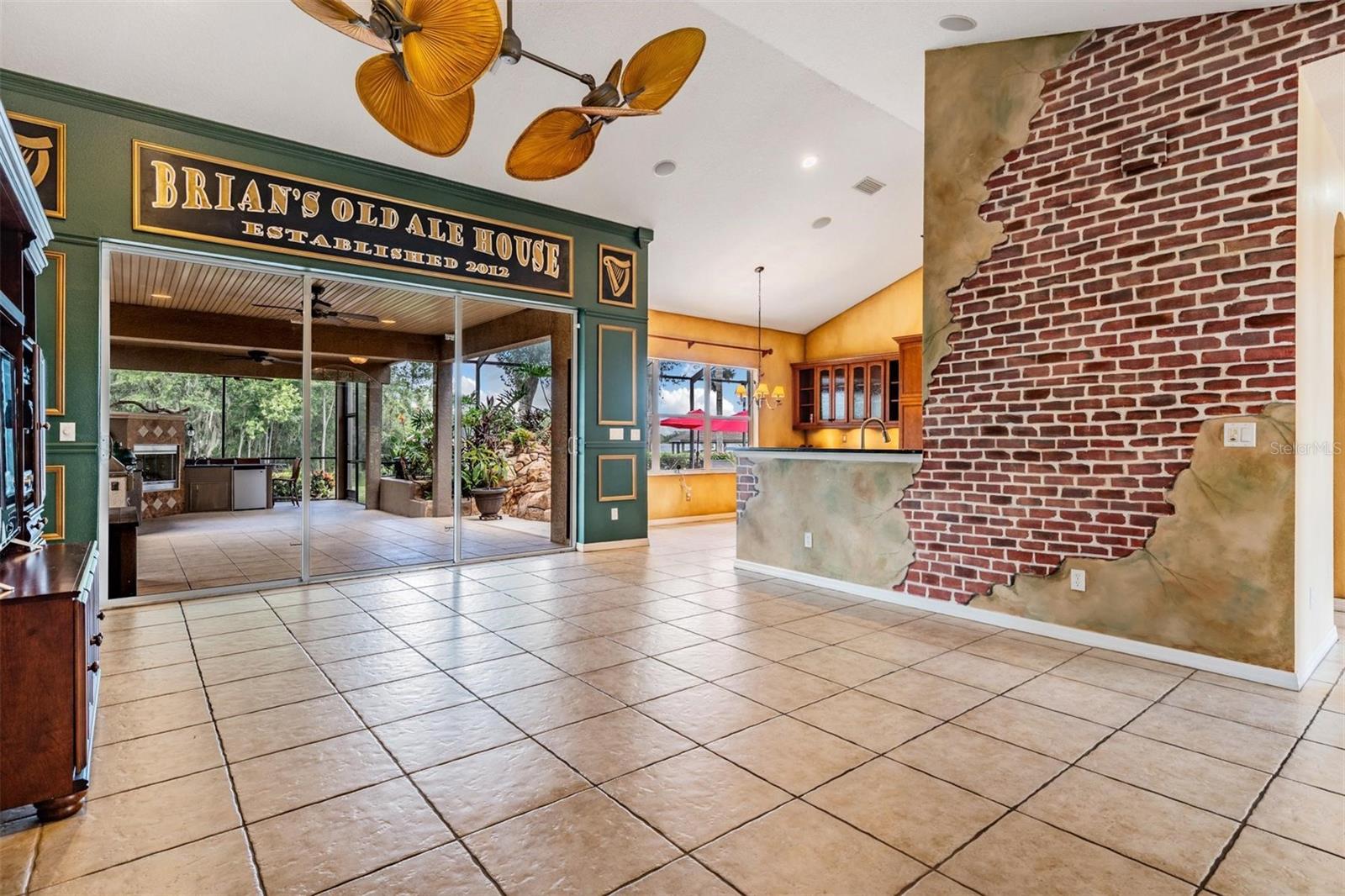 Listing photo id 28 for 22519 Southshore Drive
