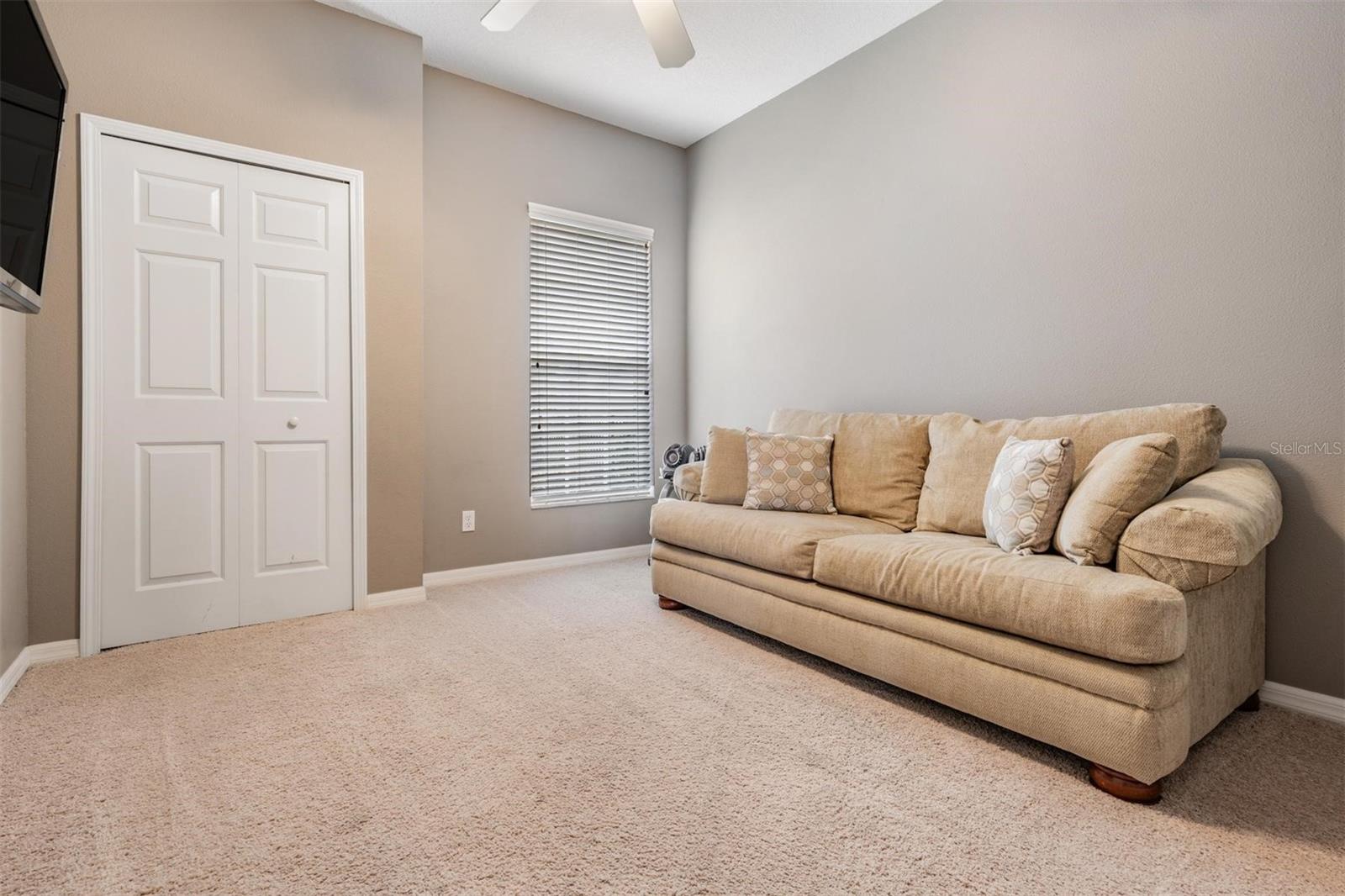 Listing photo id 29 for 22519 Southshore Drive