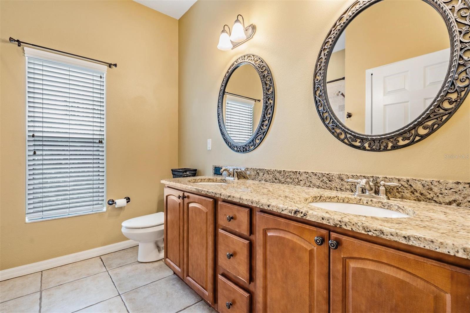 Listing photo id 30 for 22519 Southshore Drive