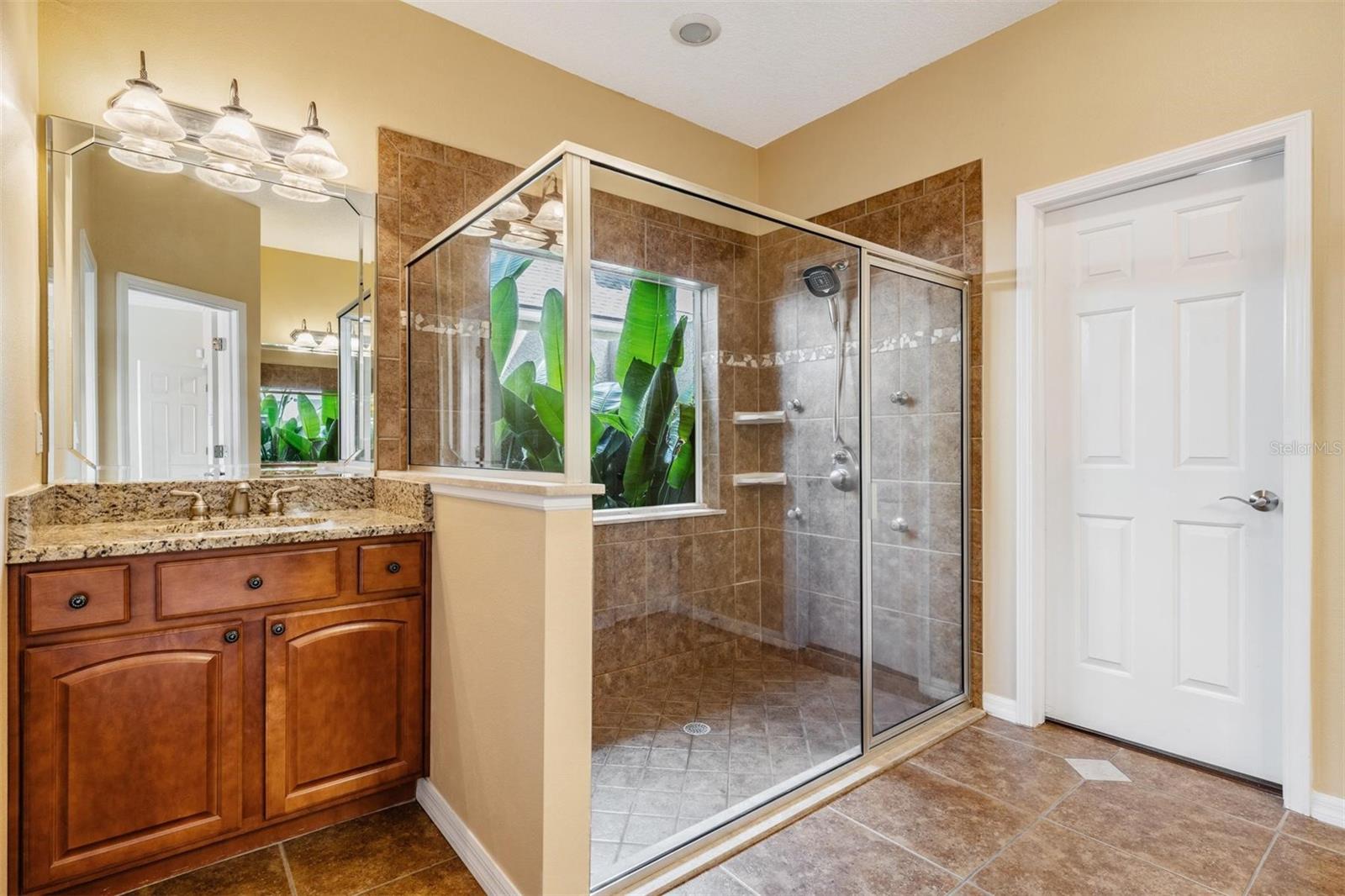 Listing photo id 36 for 22519 Southshore Drive