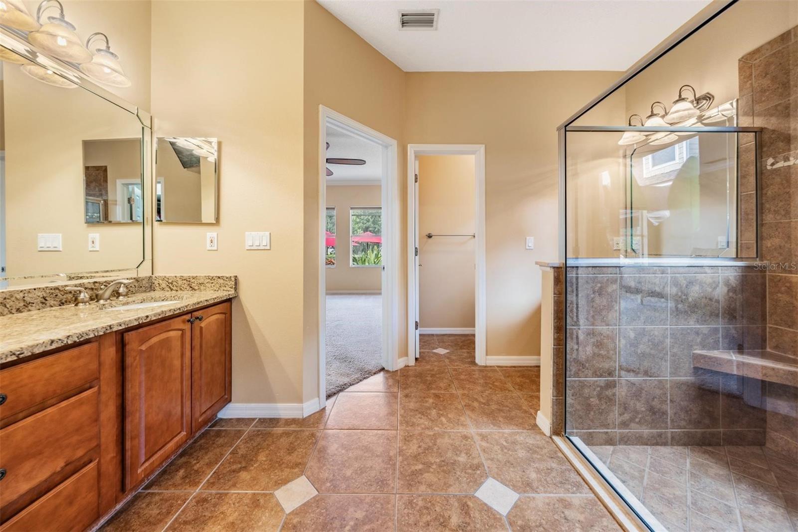 Listing photo id 37 for 22519 Southshore Drive