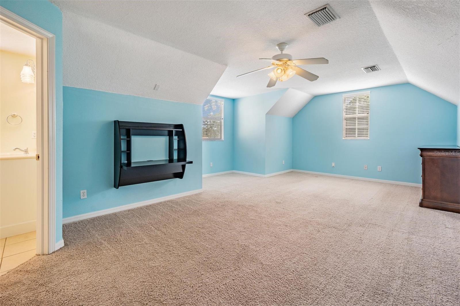 Listing photo id 42 for 22519 Southshore Drive
