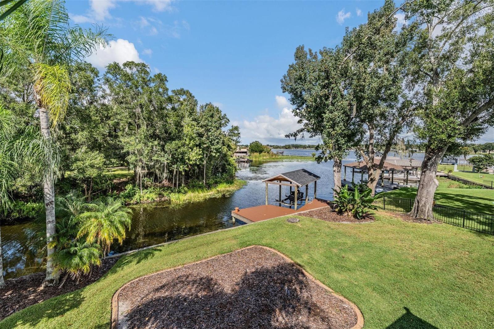 Listing photo id 48 for 22519 Southshore Drive