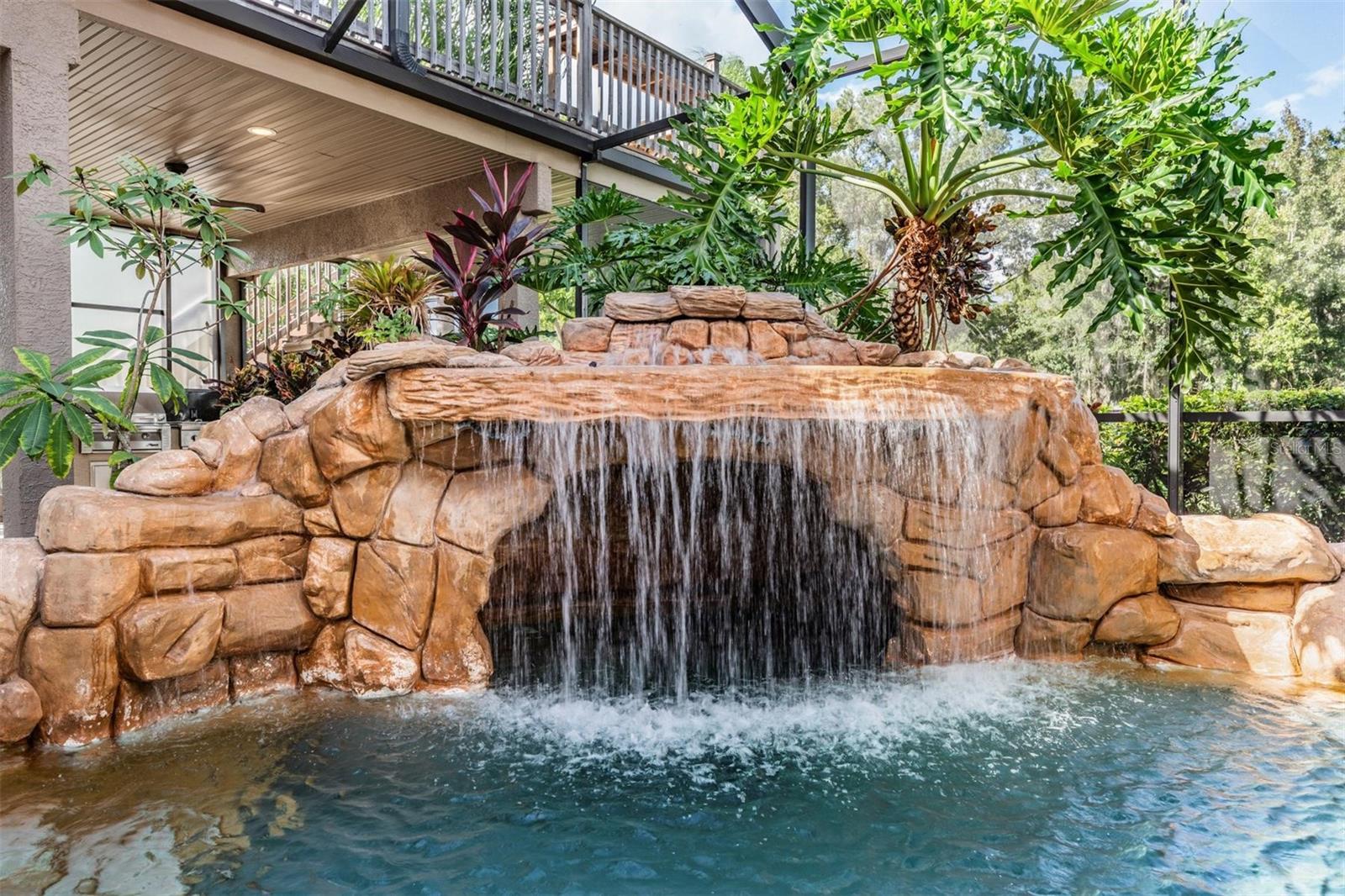 Listing photo id 6 for 22519 Southshore Drive