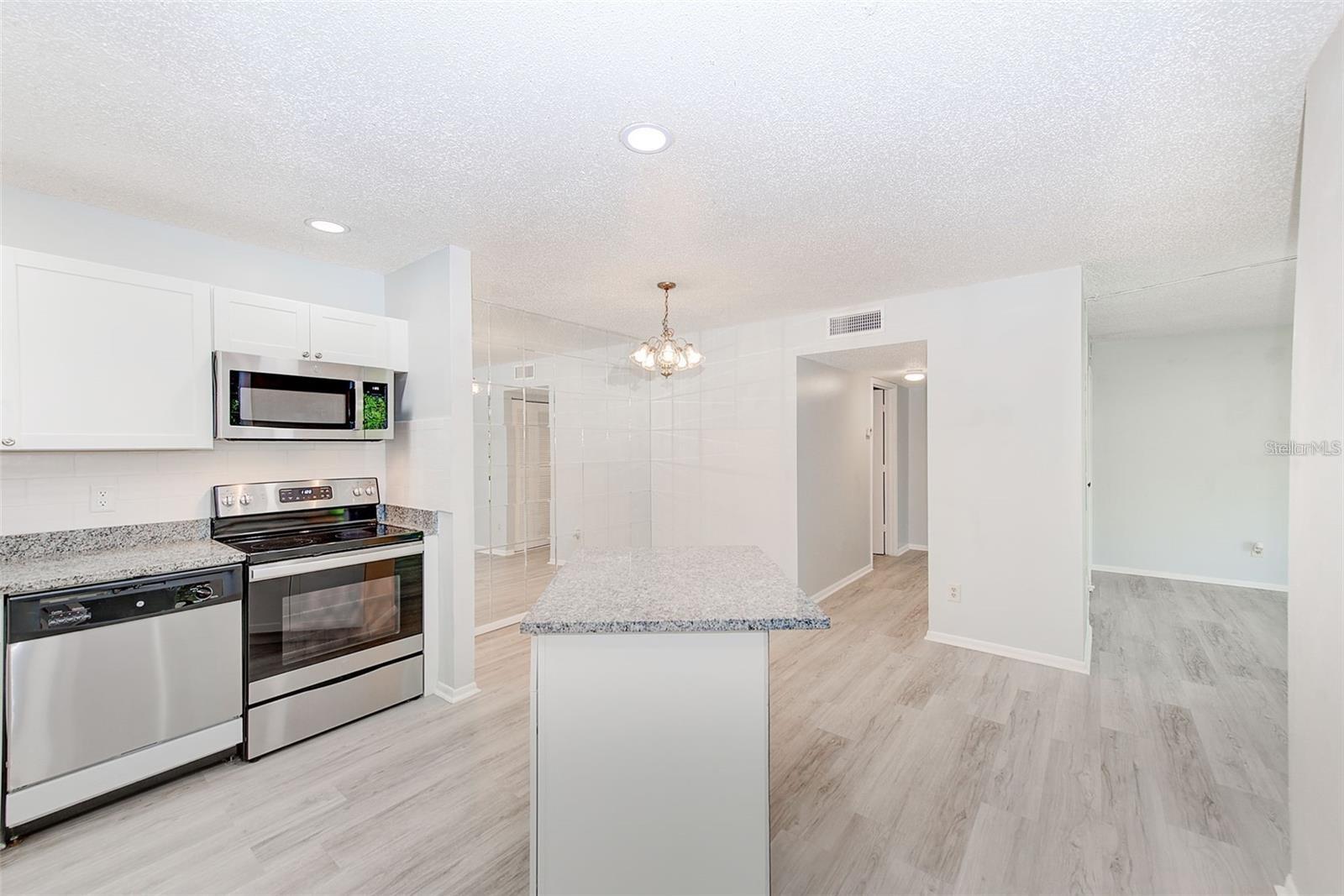 Image 14 of 48 For 3259 Fox Chase Circle N 106