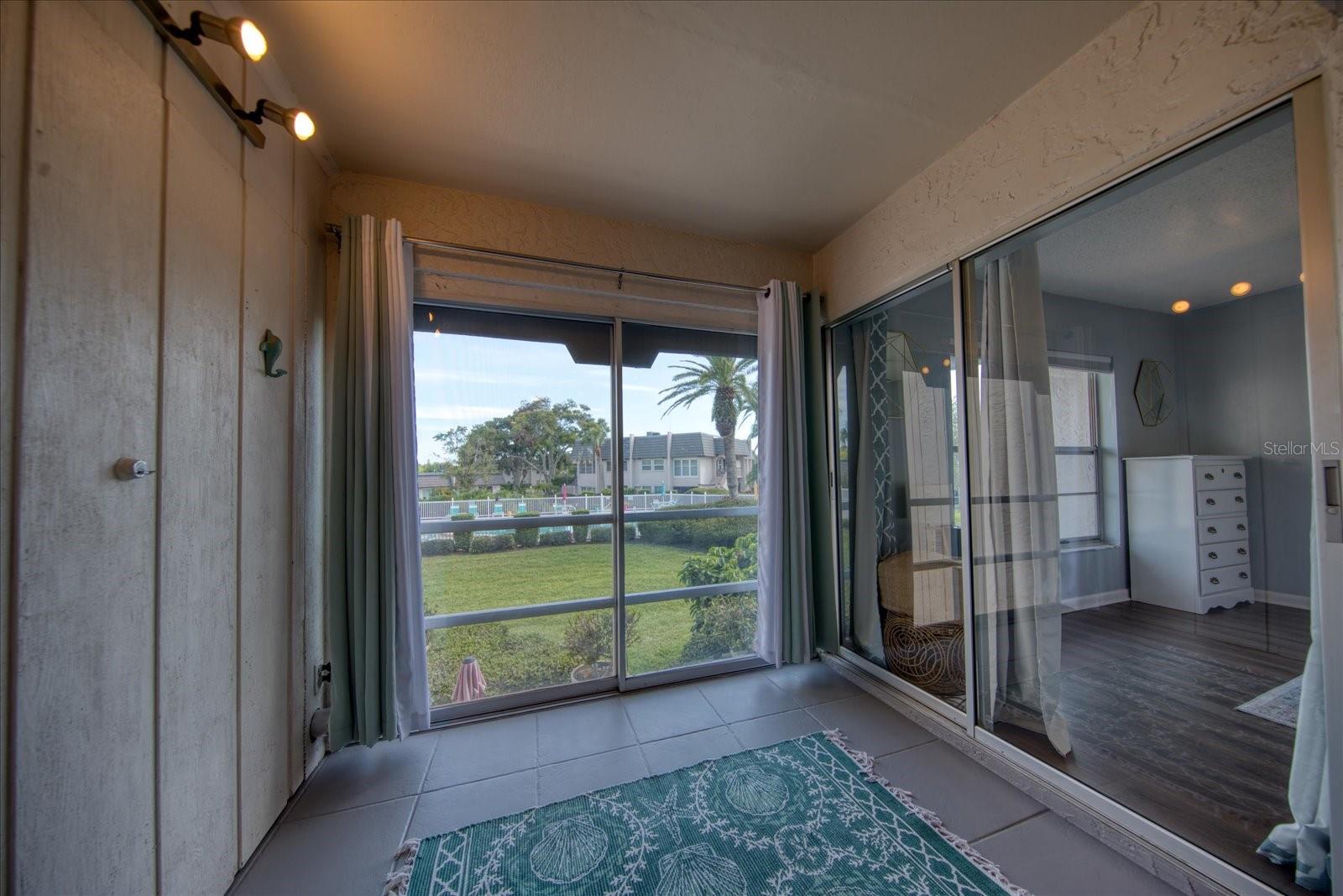 Image 12 of 20 For 712 Cordova Green 712